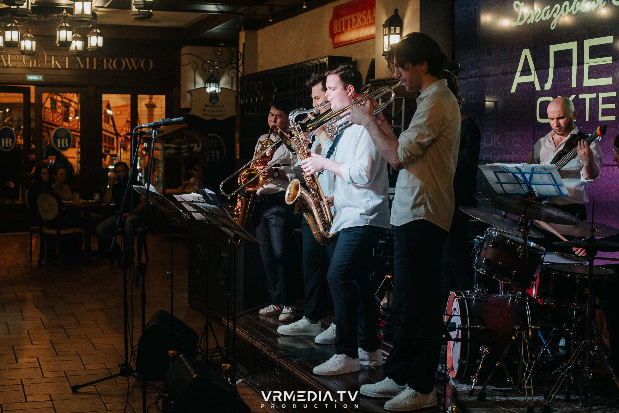 Джазовая среда: Алеф Октет