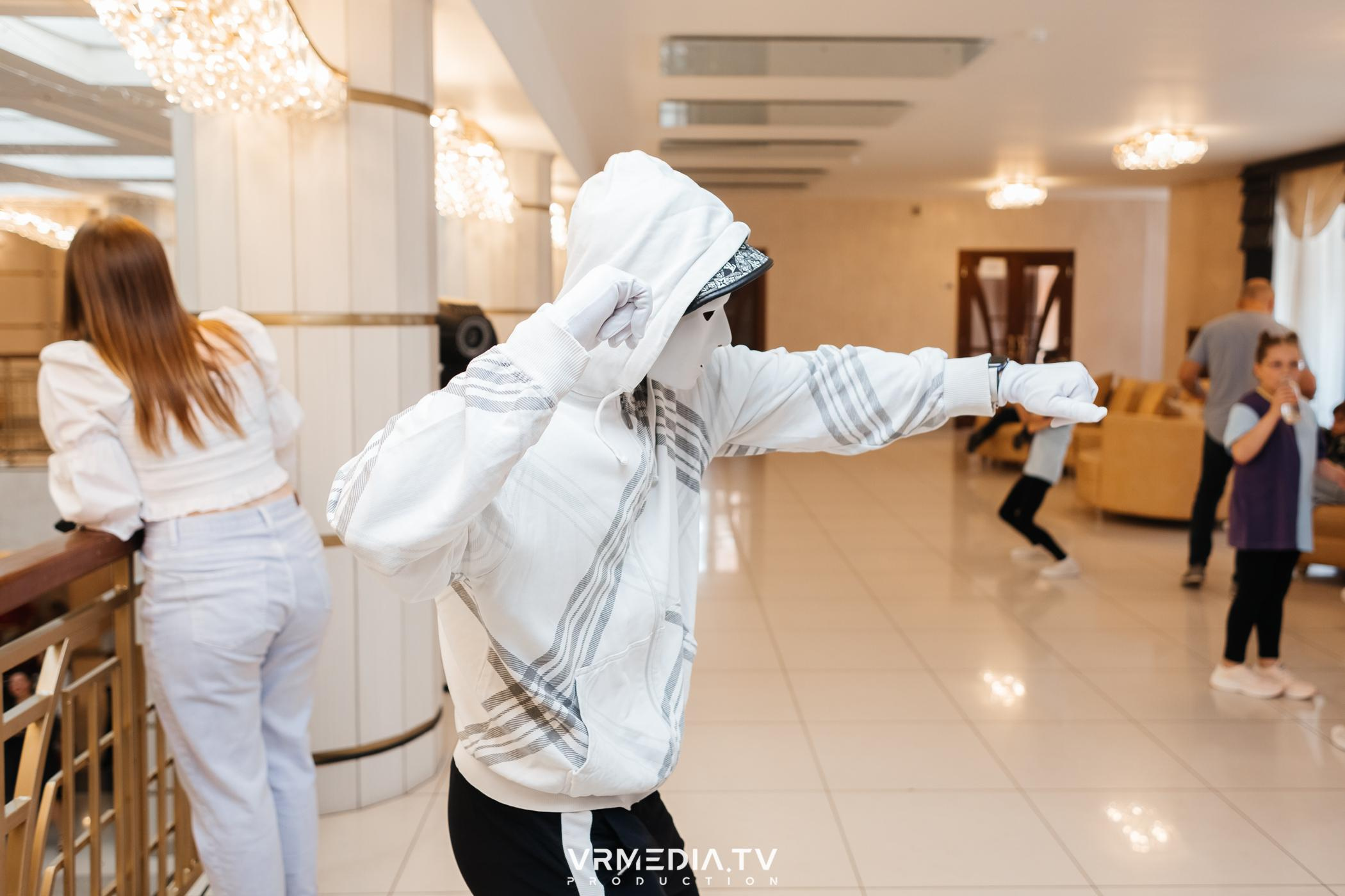 Пока все в доме