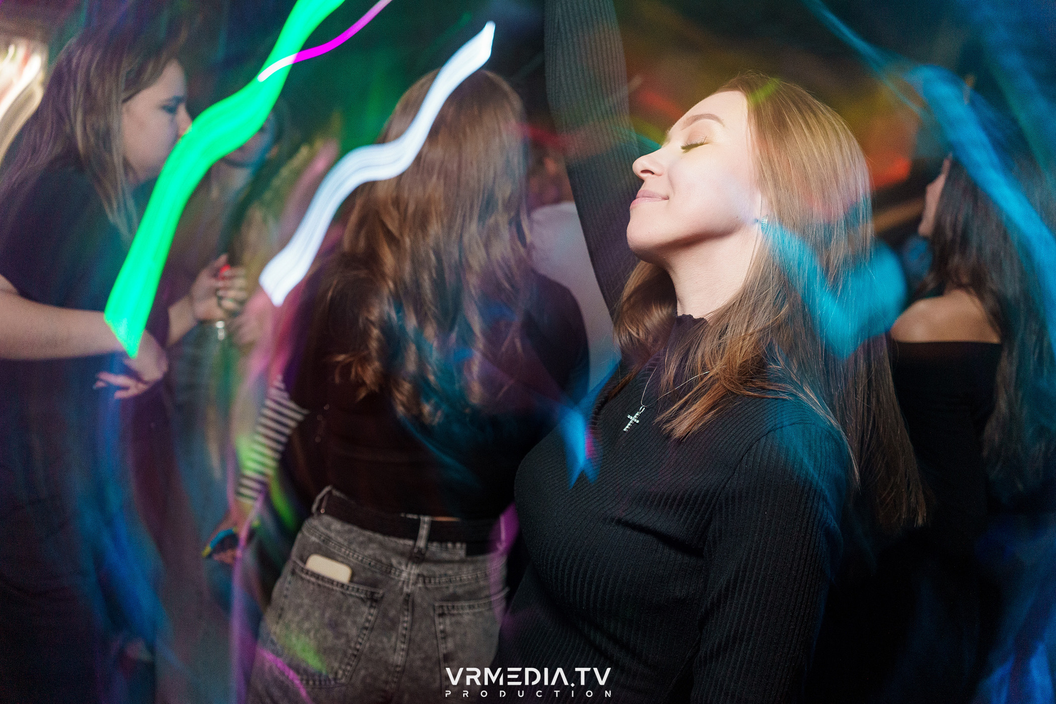 Выходные в баре «DOSKI»