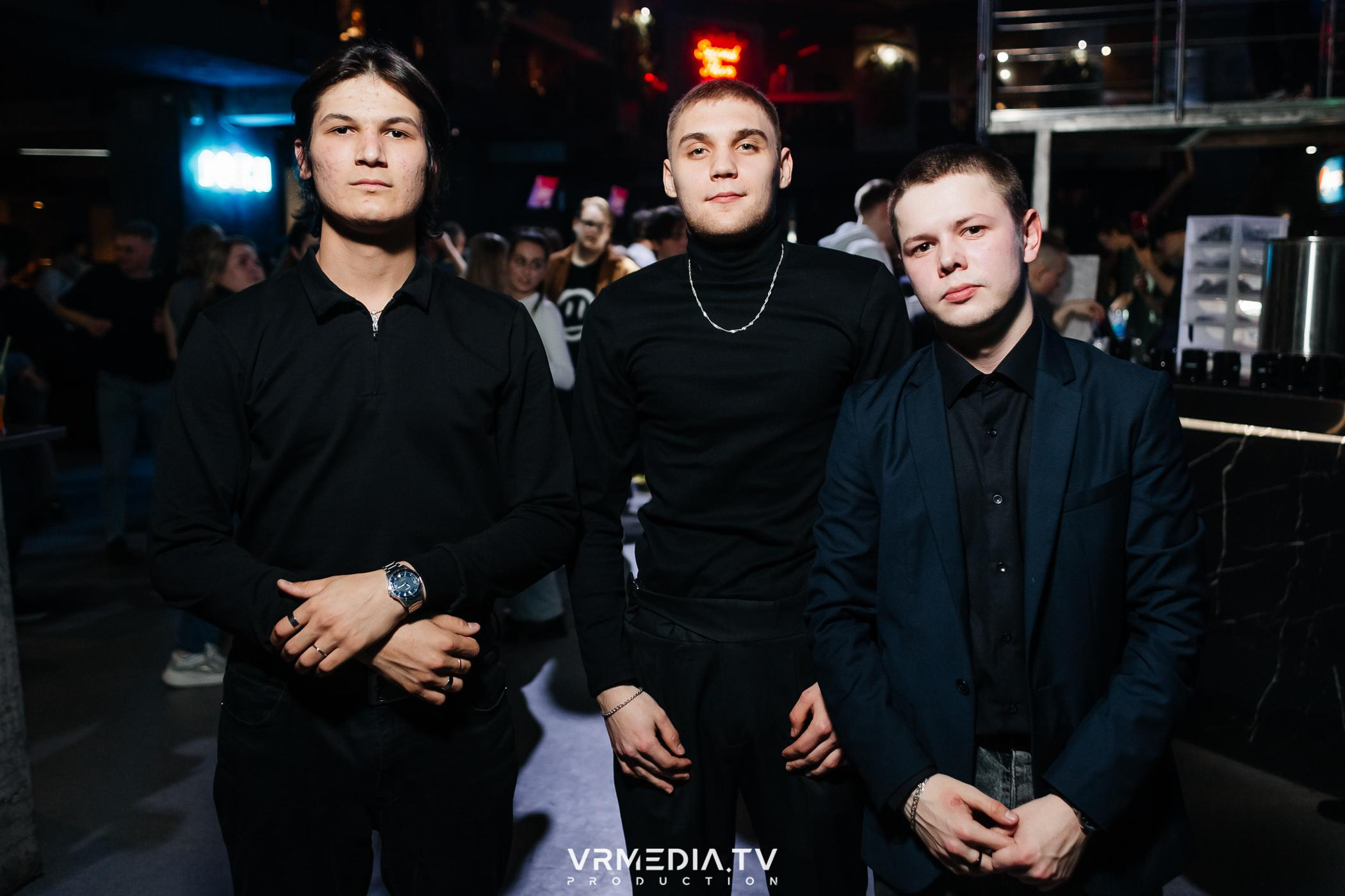 Выходные в баре «DOSKI»