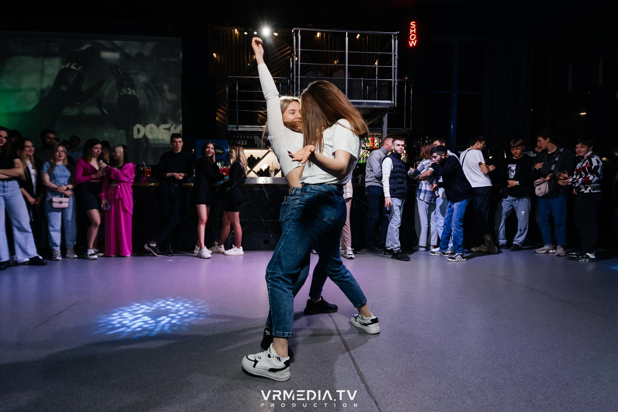 Выходные в баре «DOSKI»