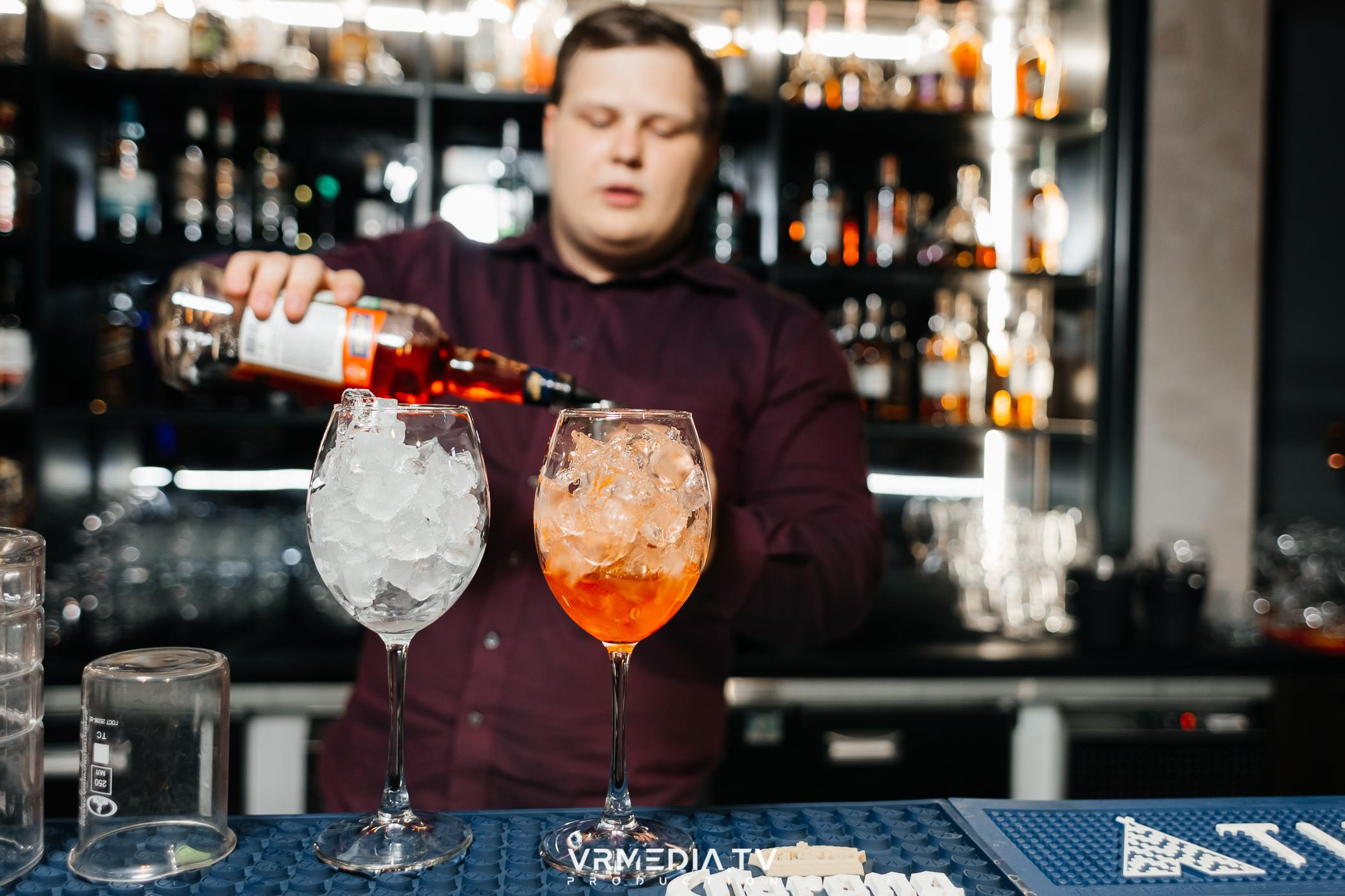 «Summer: ON» в караоке-баре «Volna»