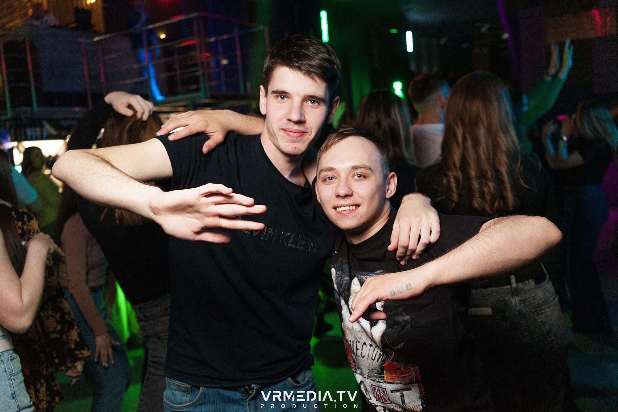 Выходные в баре «DOSKI»