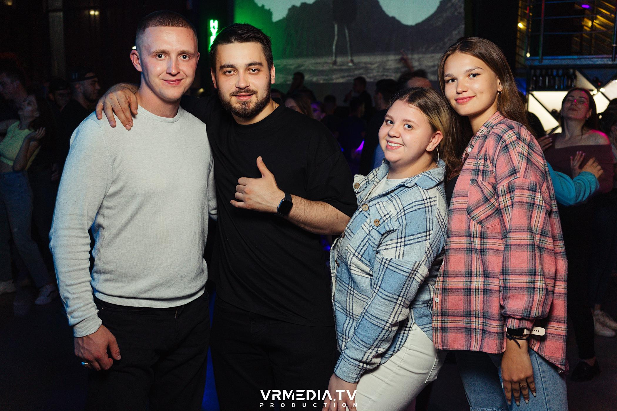 Выходные в баре «DOSKI»