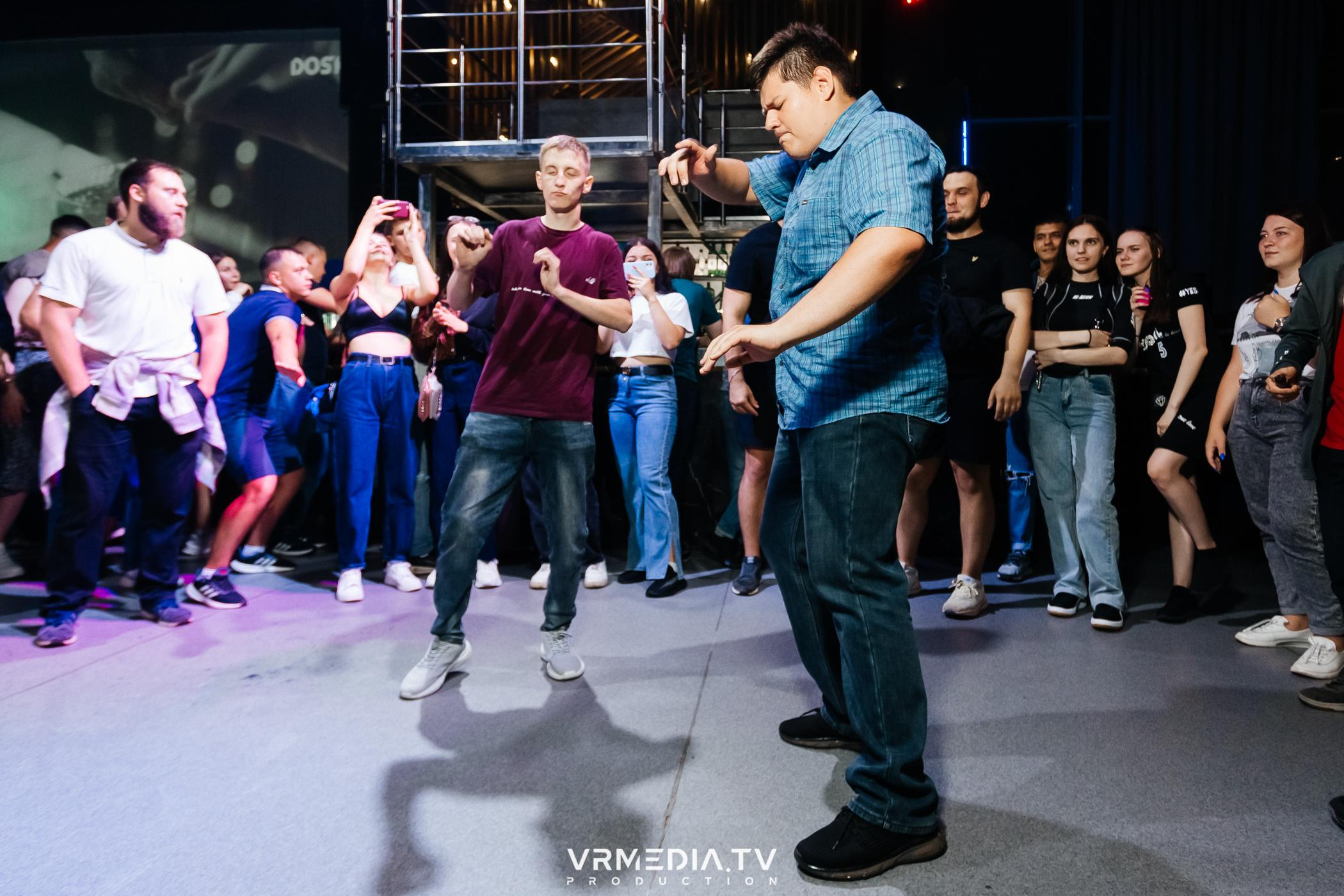 Выходные в баре «DOSKI»