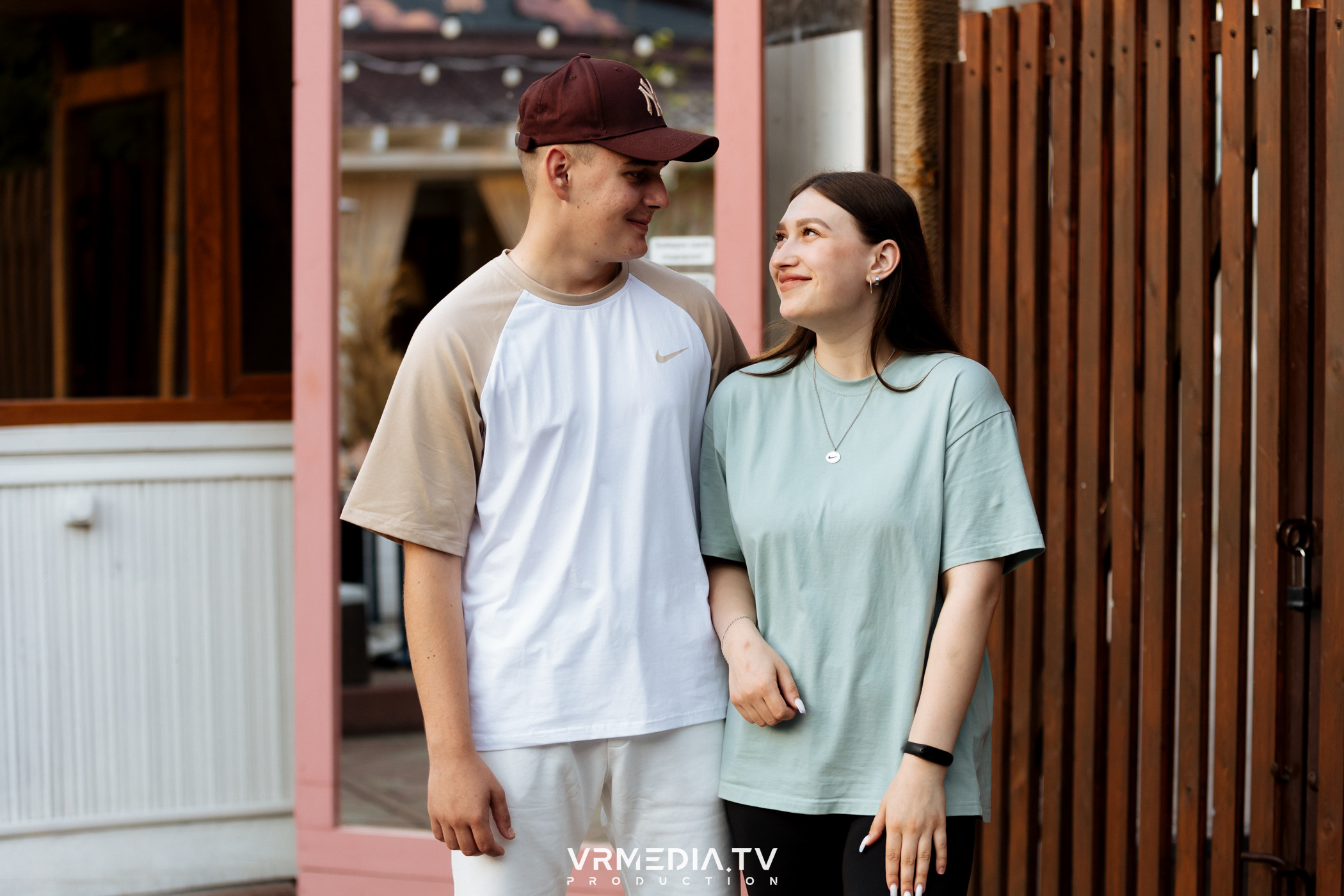 «Среда — маленькая пятница» в караоке-бар «OPERA»