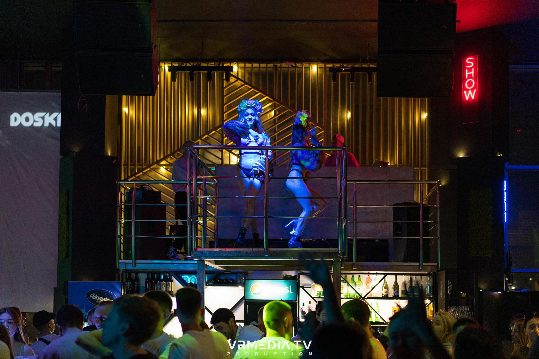 Выходные в баре «DOSKI»