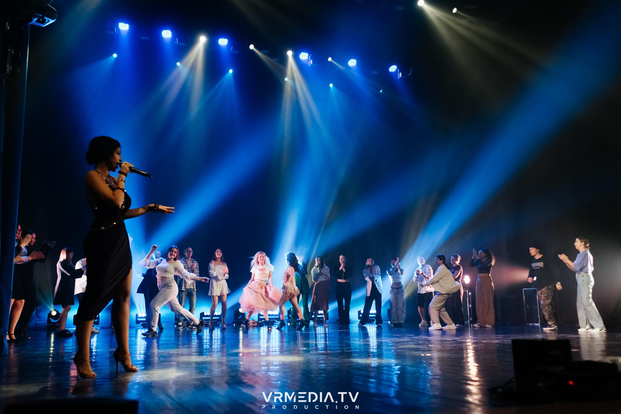 Пока все в доме