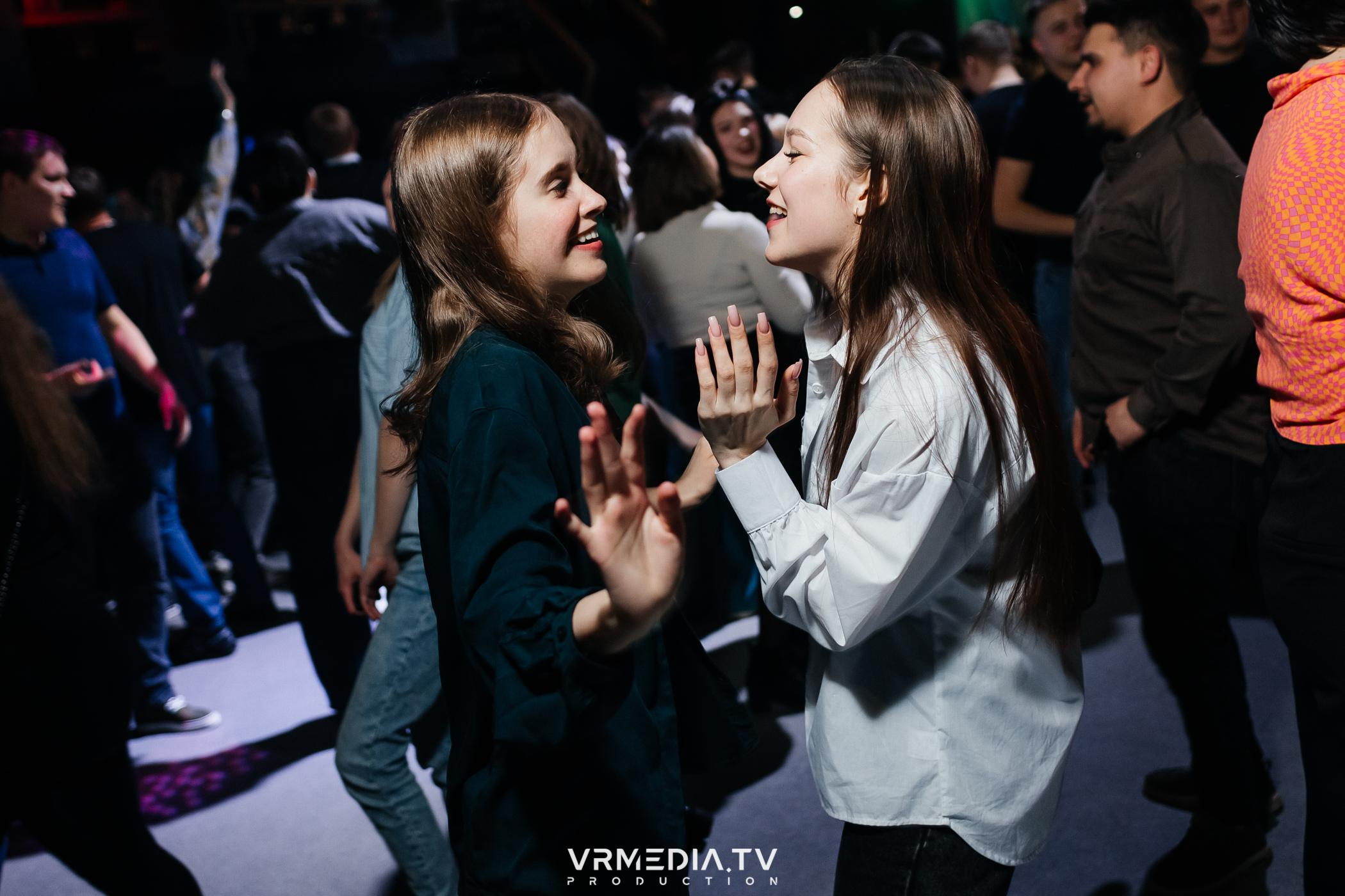 Выходные в баре «DOSKI»