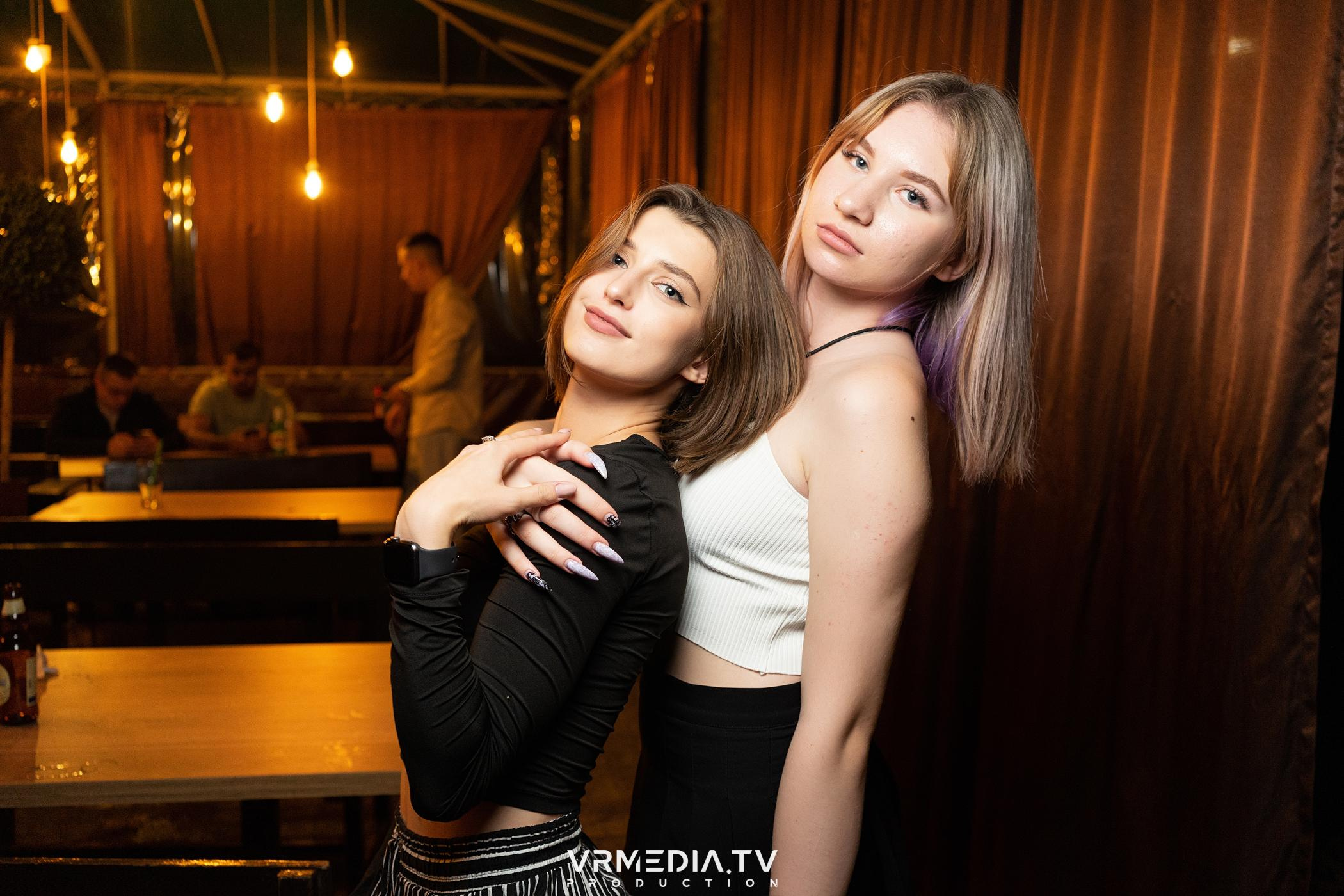 Выходные в баре «DOSKI»