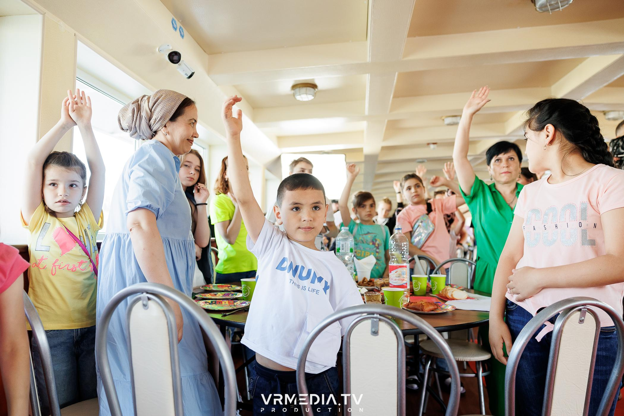 LEOMAR PRODUCTION: 8 БЛАГОТВОРИТЕЛЬНЫЙ КОНЦЕРТ «БАТЛ ГОЛОСОВ-ПЛЫВЕТ П