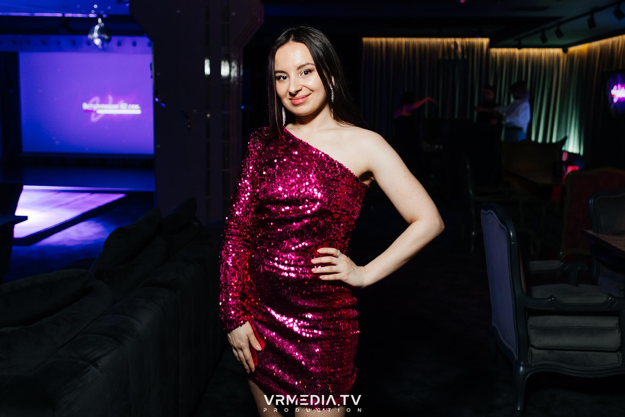 «Summer: ON» в караоке-баре «Volna»