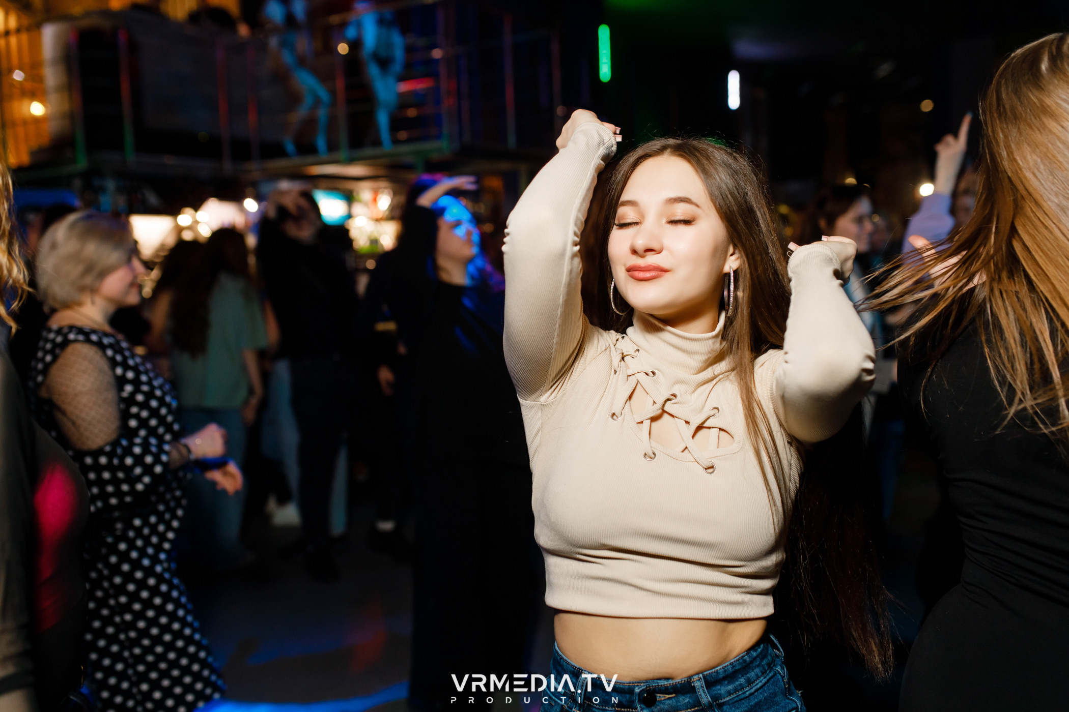 Выходные в баре «DOSKI»