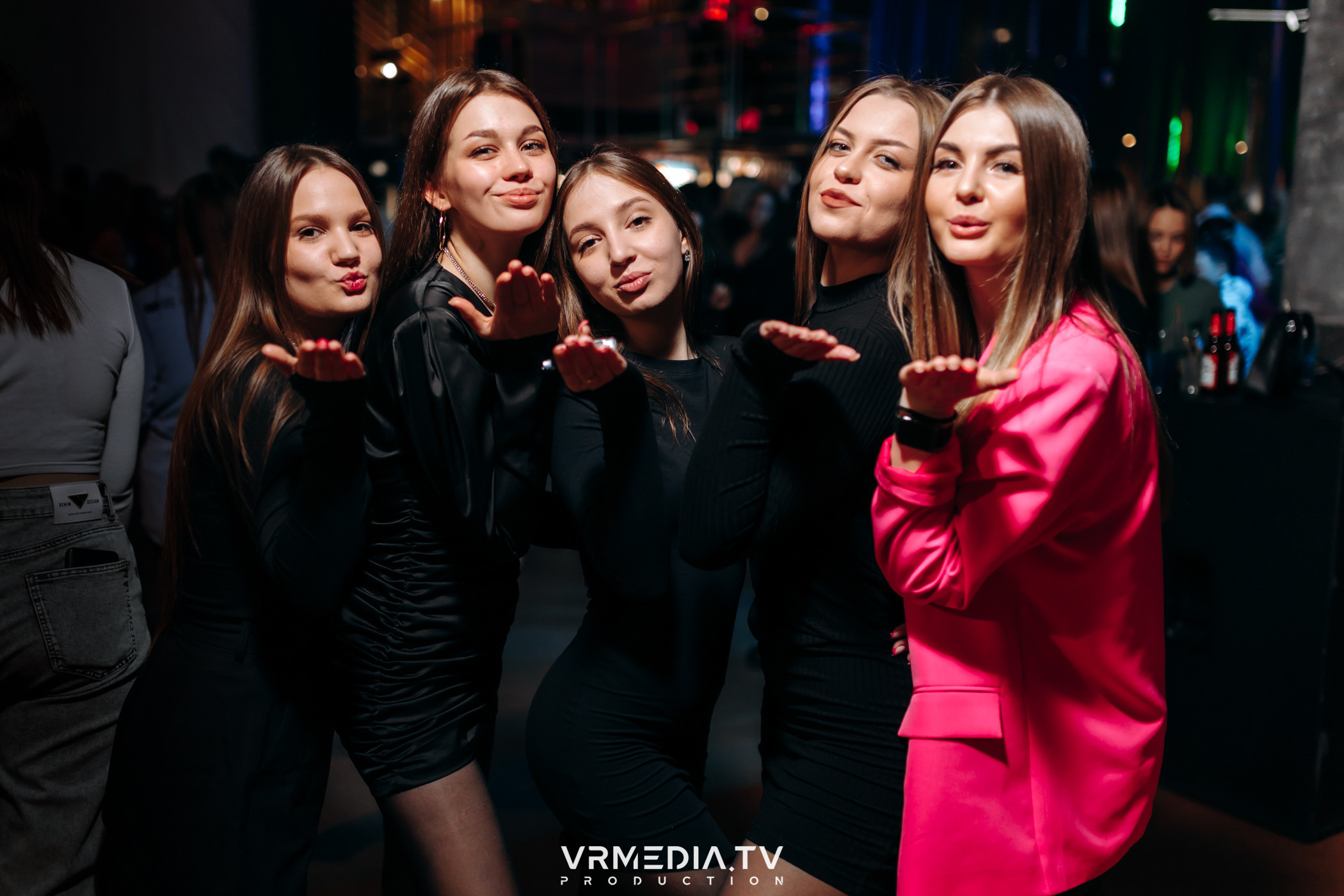 Выходные в баре «DOSKI»