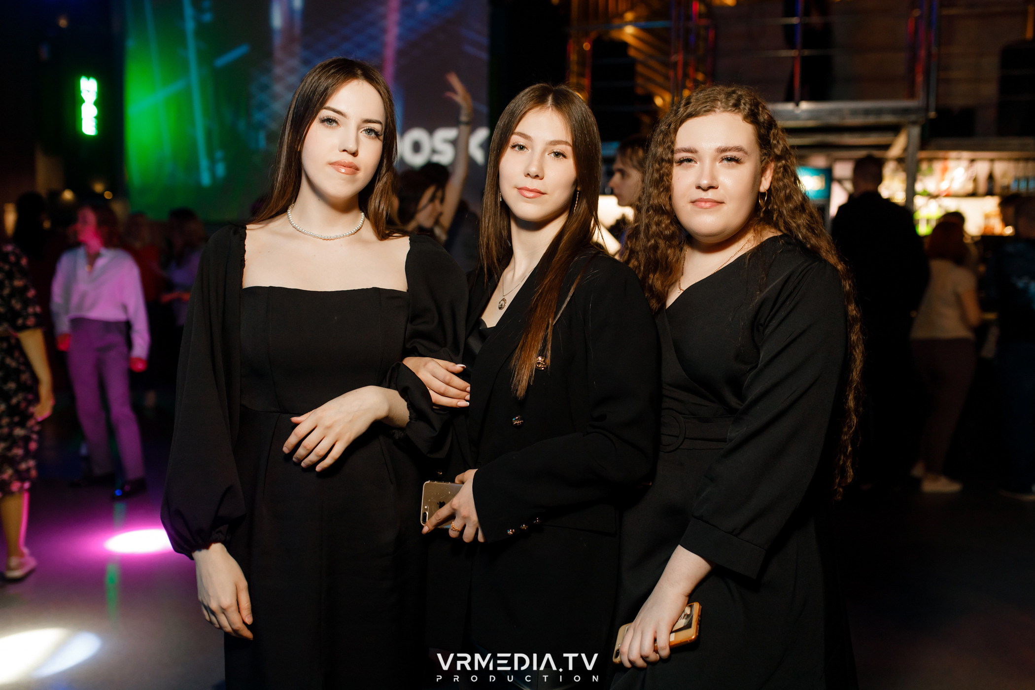 Выходные в баре «DOSKI»