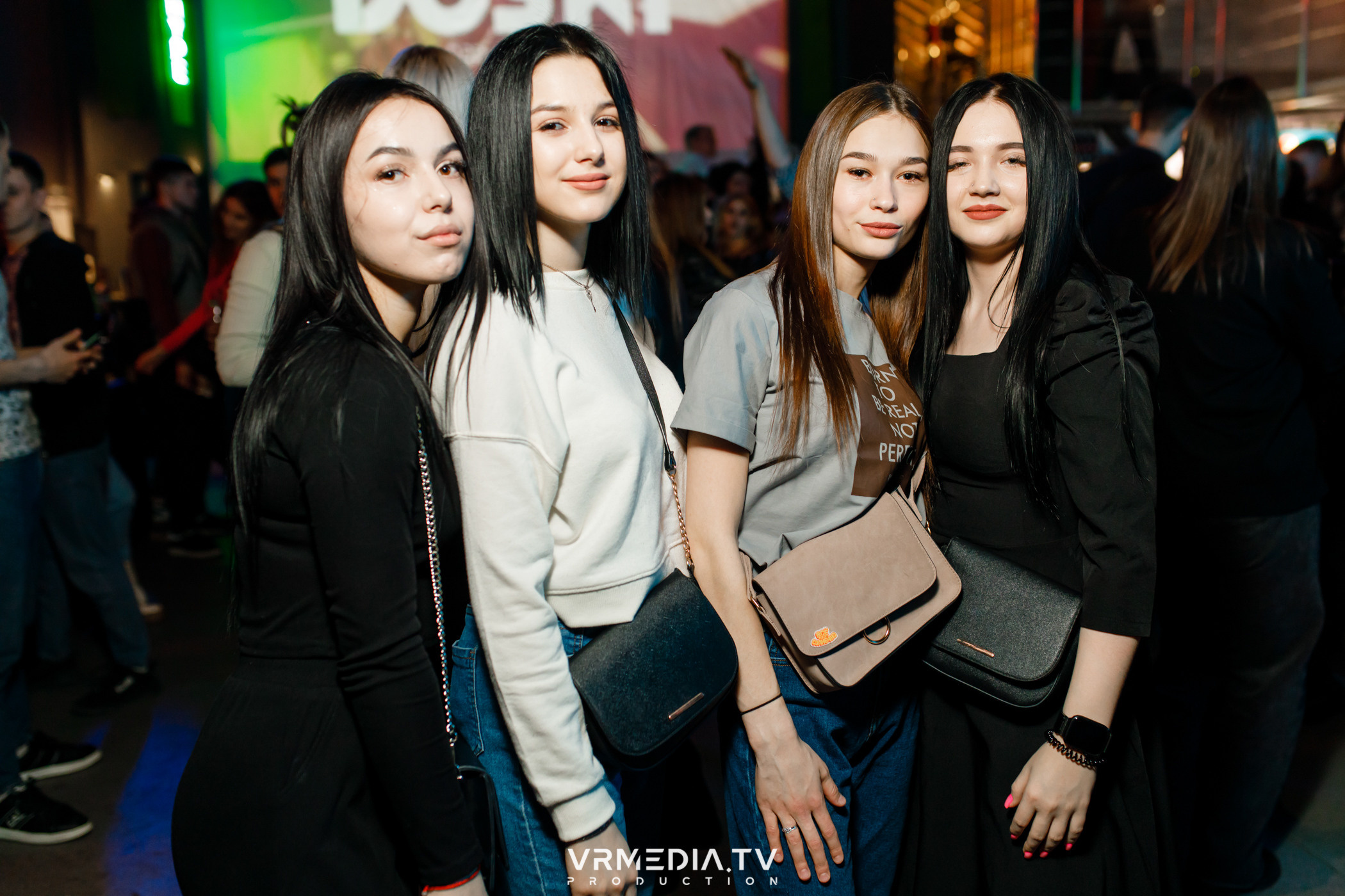 Выходные в баре «DOSKI»