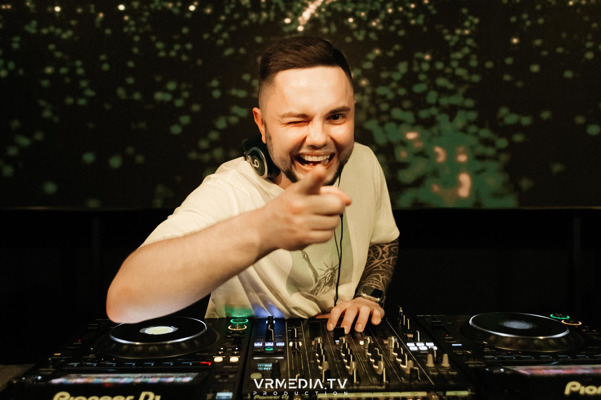 Выпускной школы диджеинга «Атмосфера»