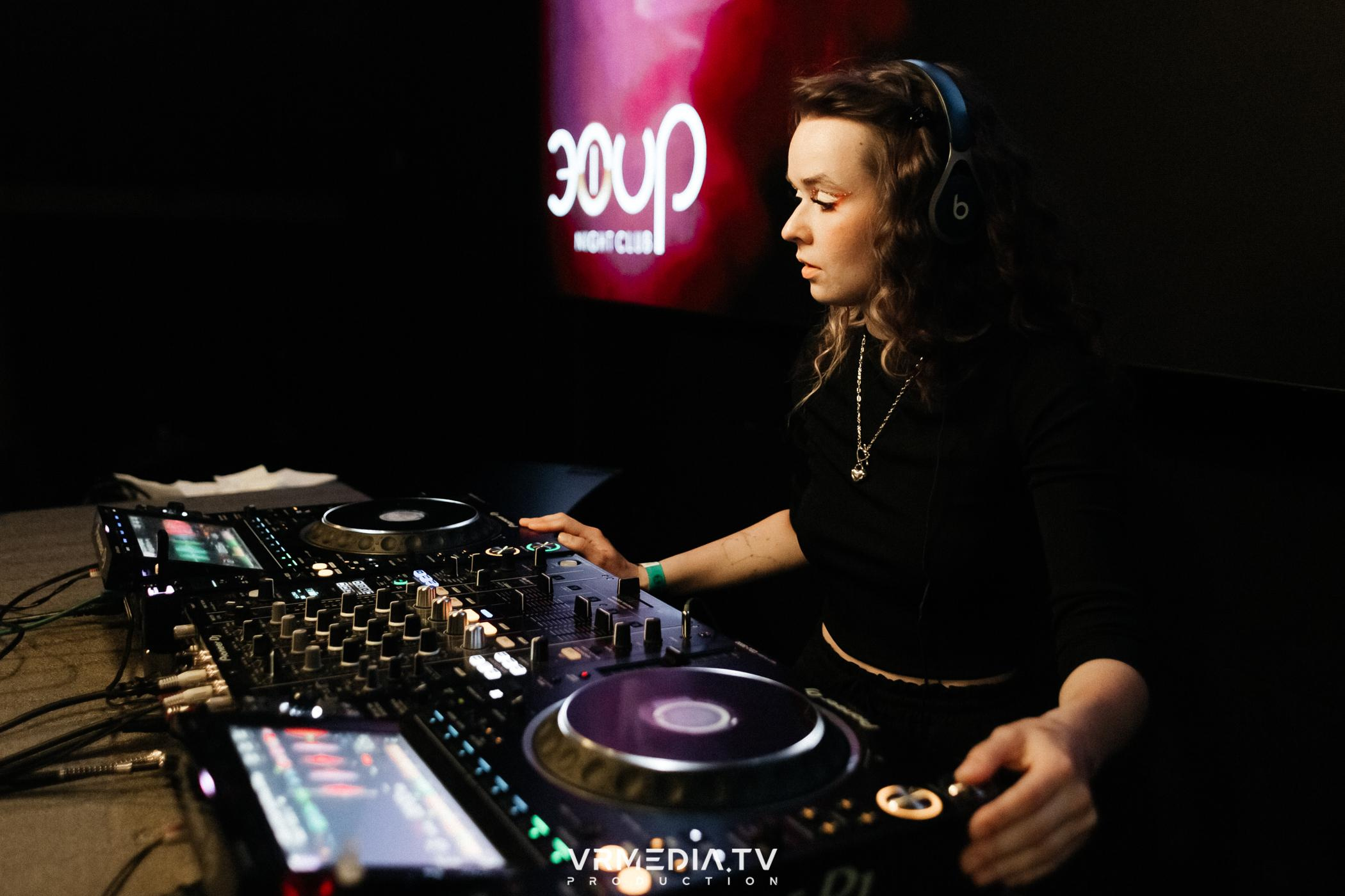 Выпускной школы диджеинга «Атмосфера»