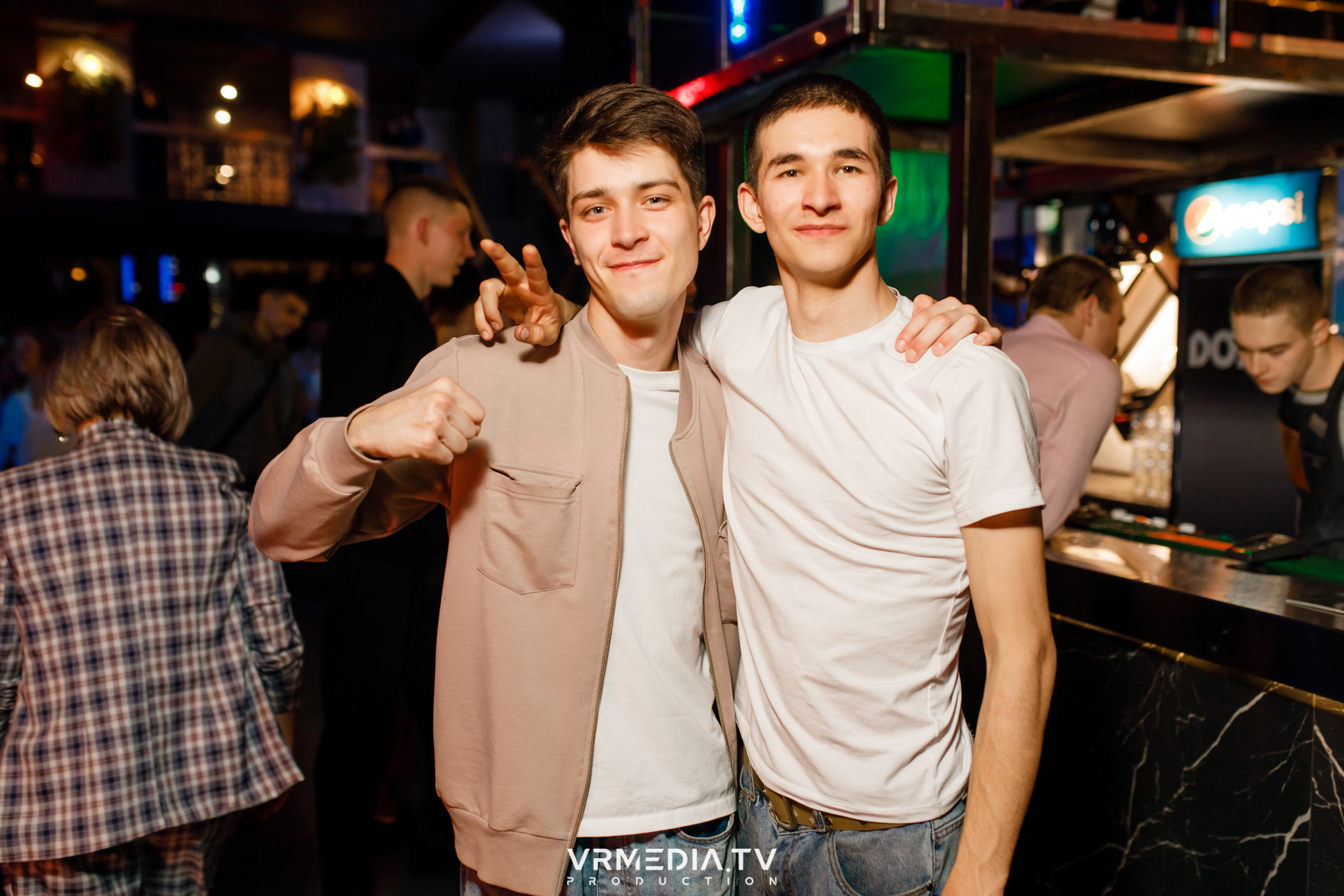 Выходные в баре «DOSKI»