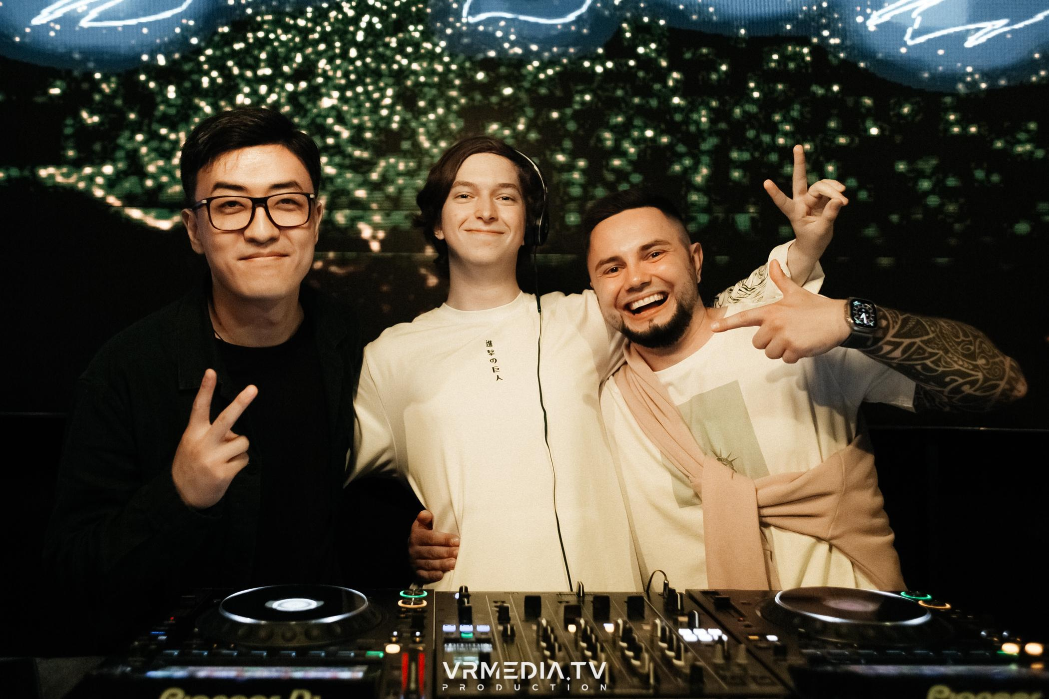 Выпускной школы диджеинга «Атмосфера»