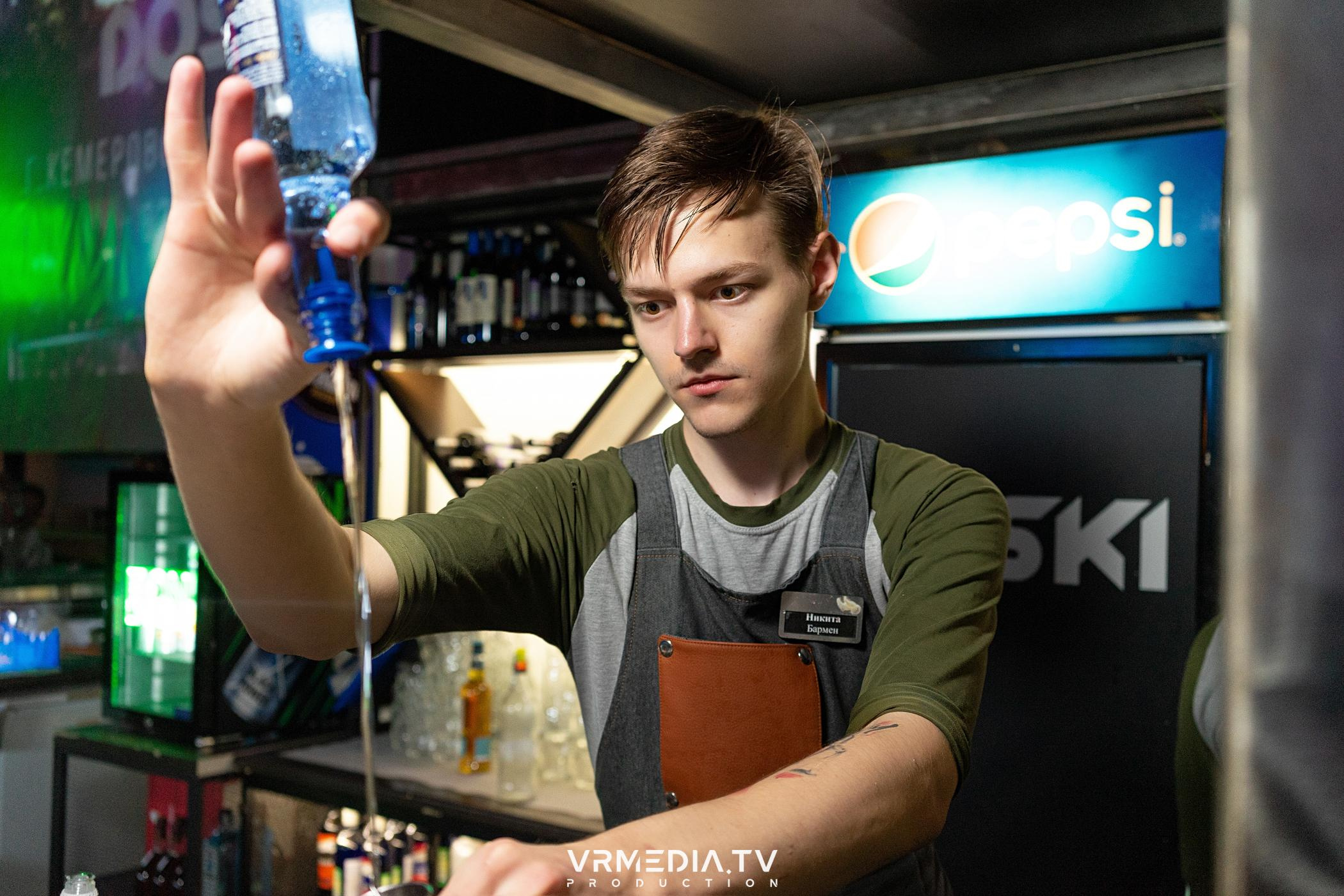 Выходные в баре «DOSKI»