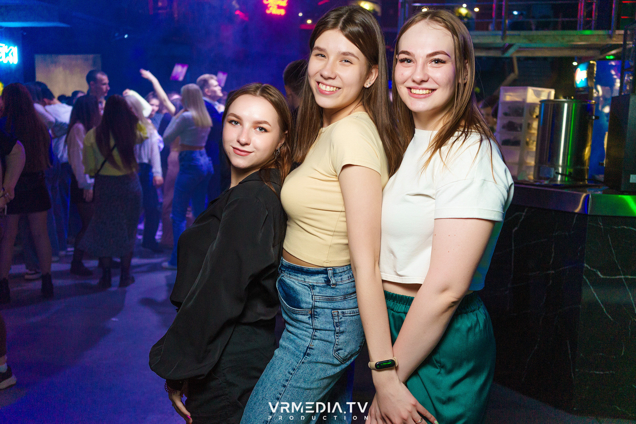 Выходные в баре «DOSKI»