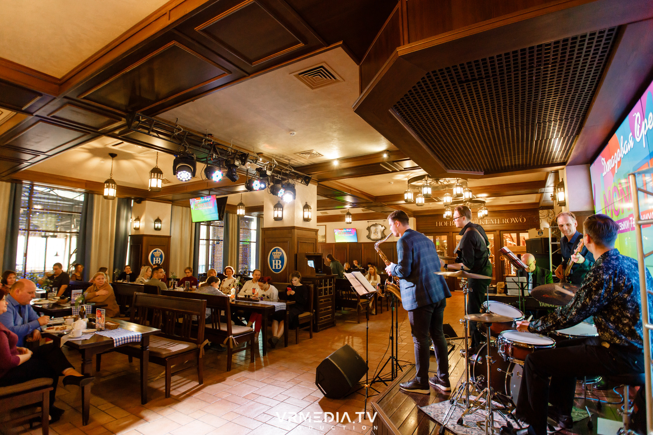 Джазовая среда: MONKTET