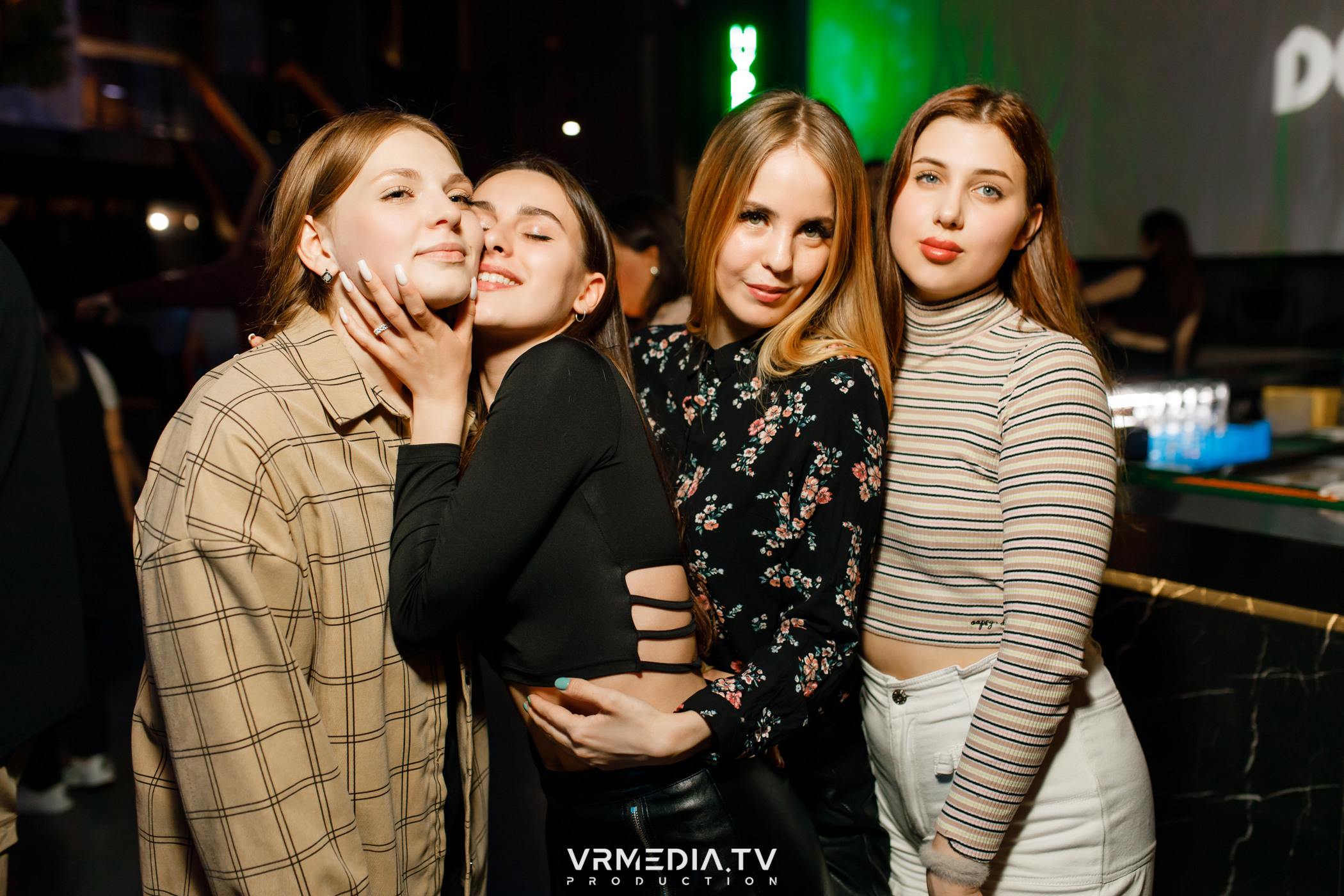 Выходные в баре «DOSKI»