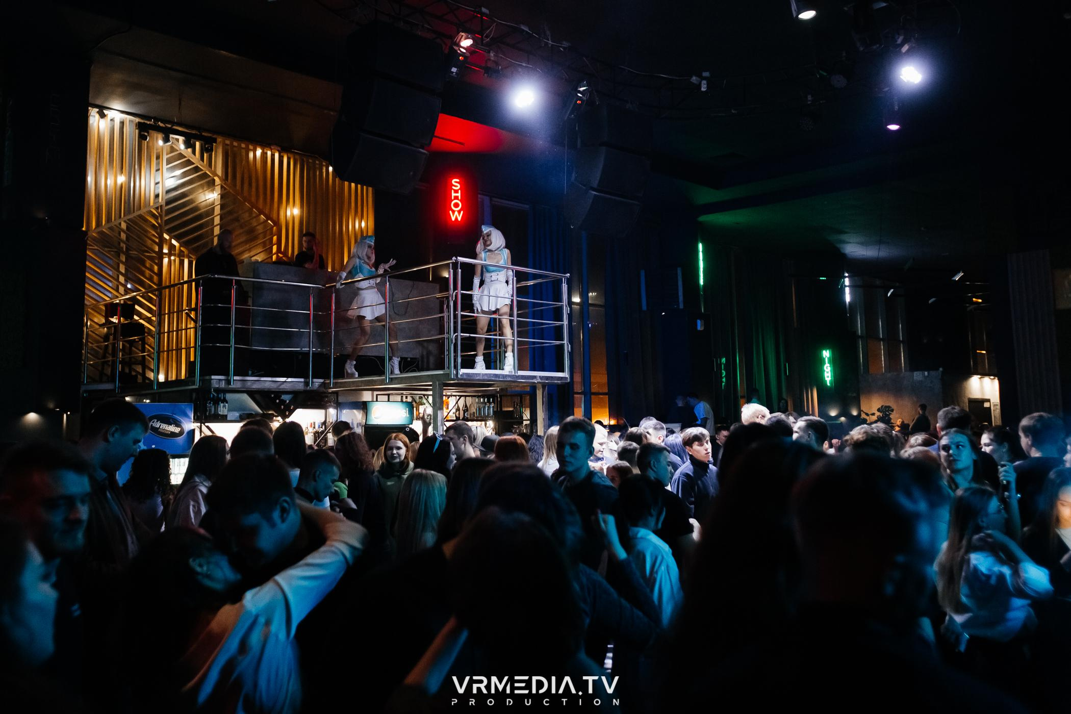 Выходные в баре «DOSKI»