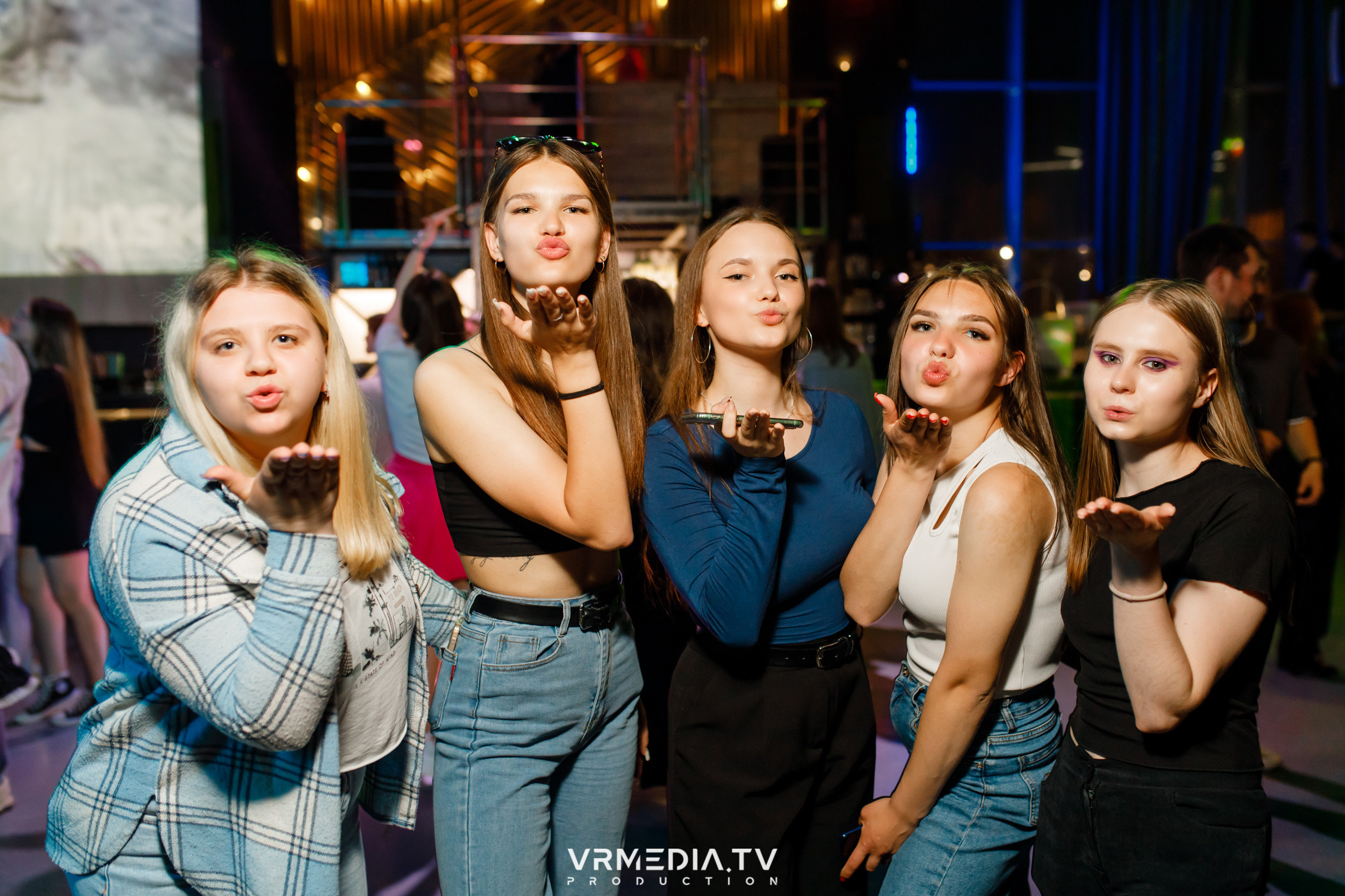 Выходные в баре «DOSKI»