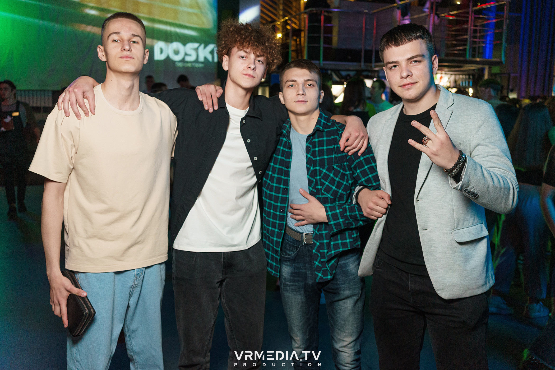 Выходные в баре «DOSKI»