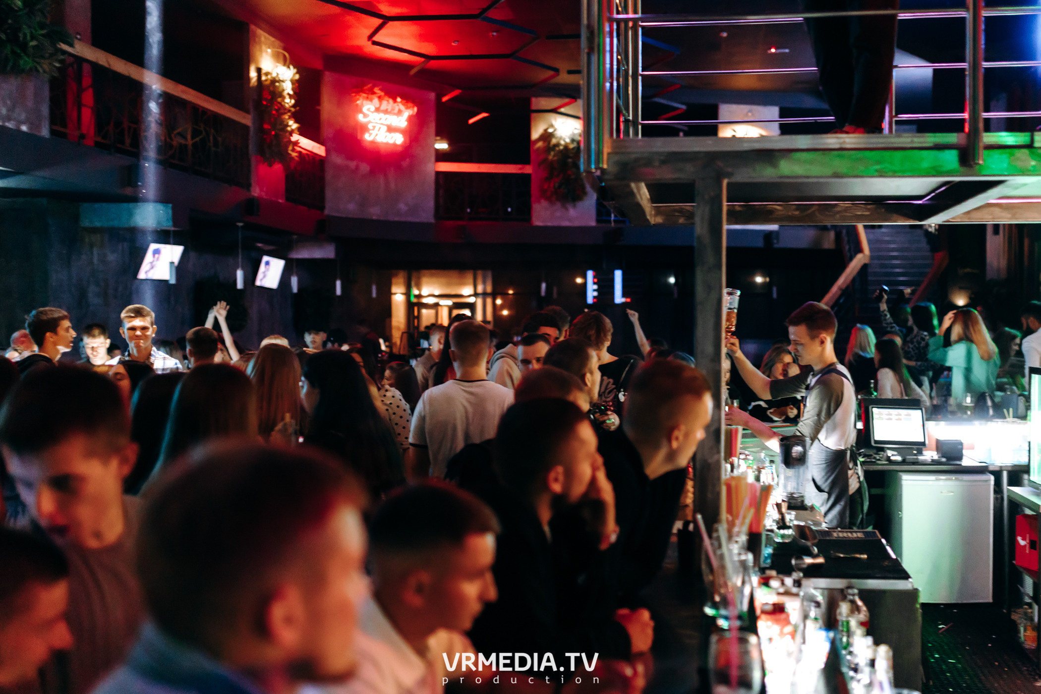 Выходные в баре «DOSKI»