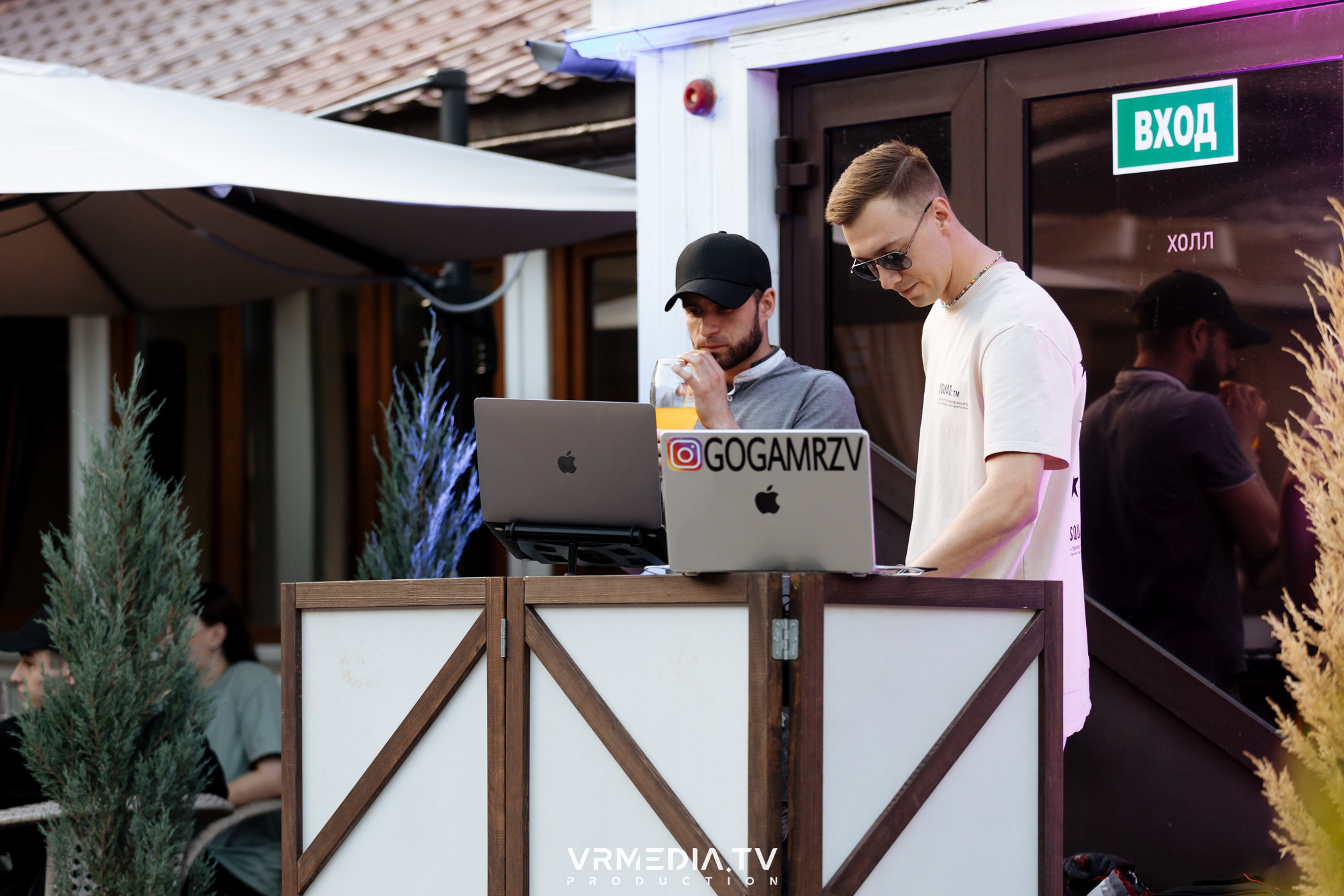 «Среда — маленькая пятница» в караоке-бар «OPERA»