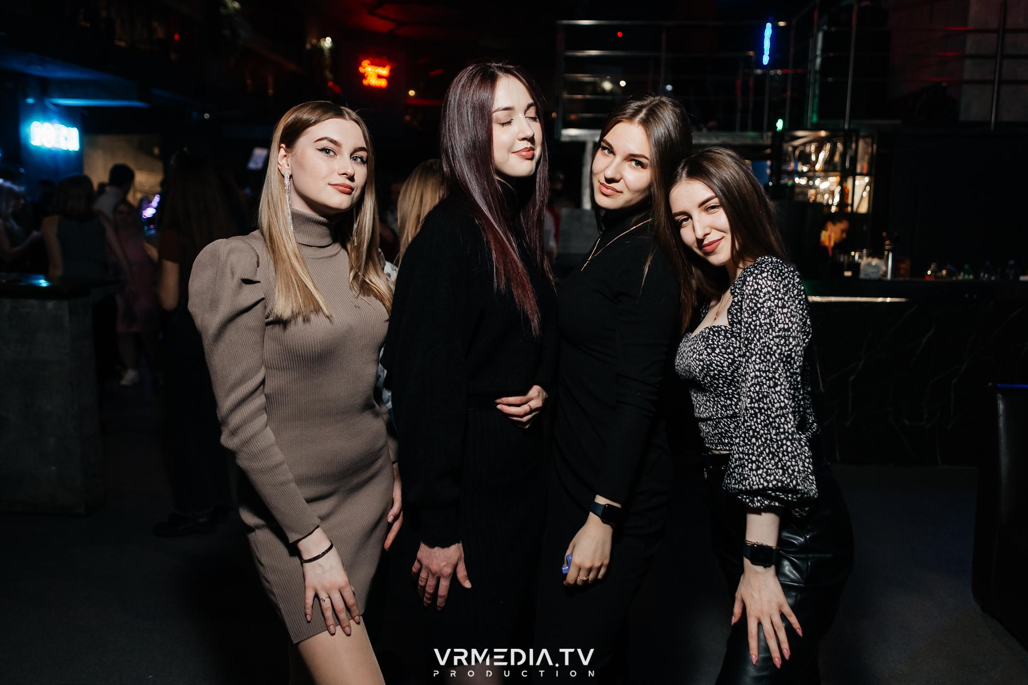 Выходные в баре «DOSKI»