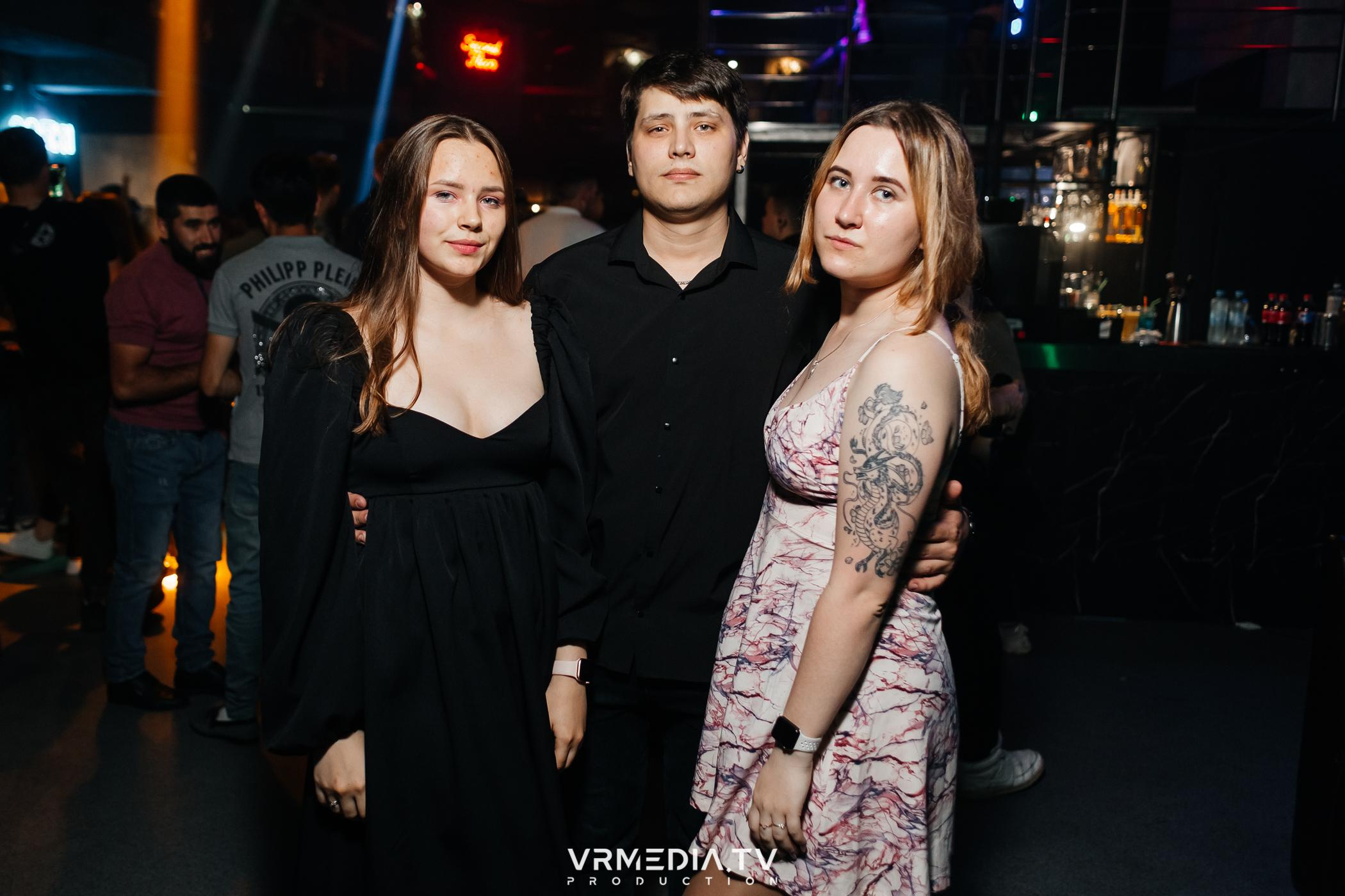 Выходные в баре «DOSKI»