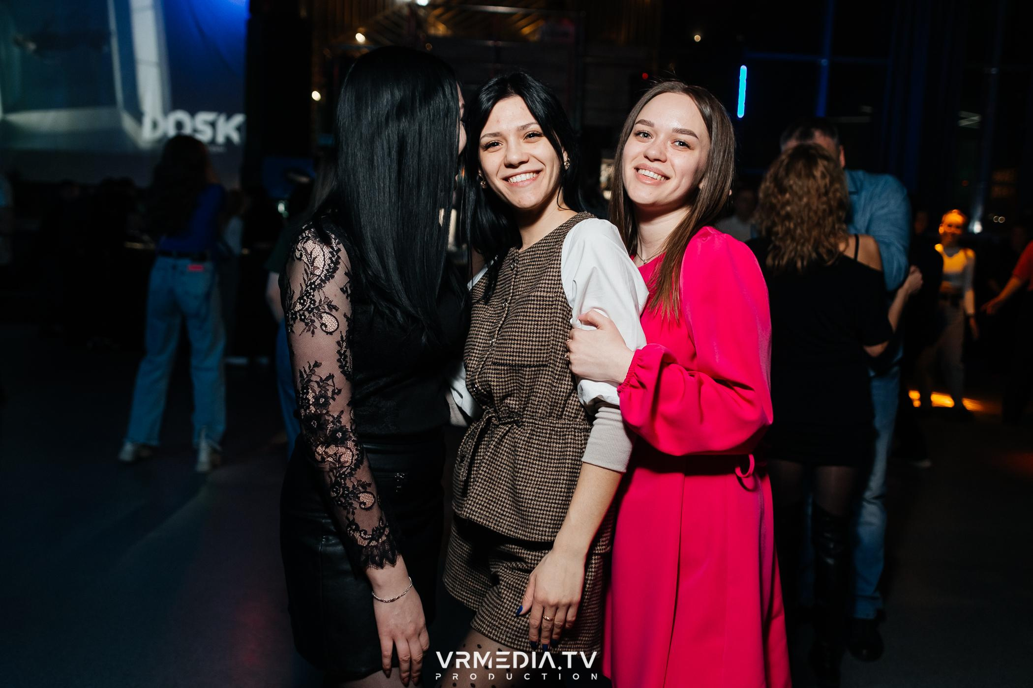 Выходные в баре «DOSKI»