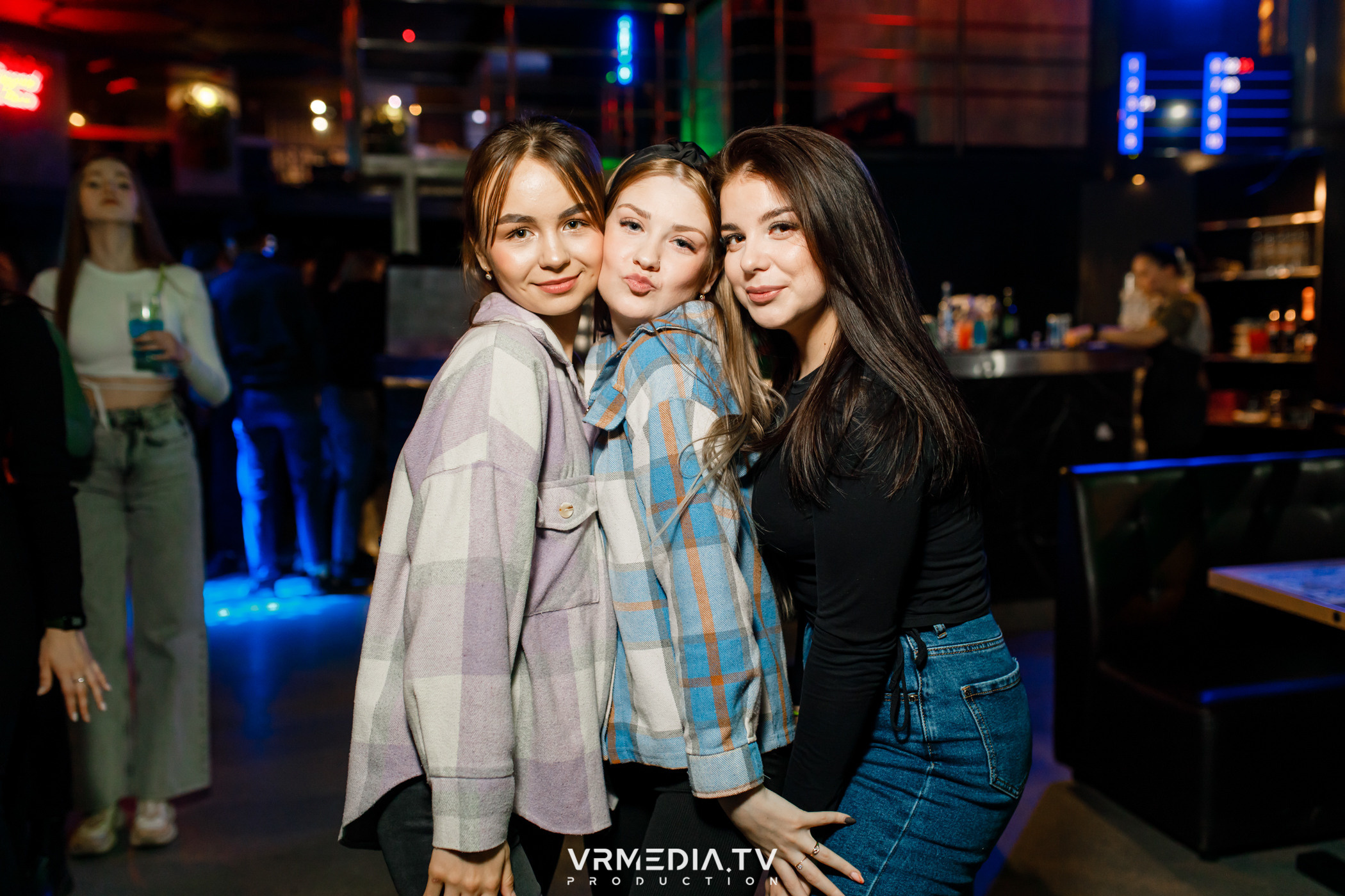 Выходные в баре «DOSKI»