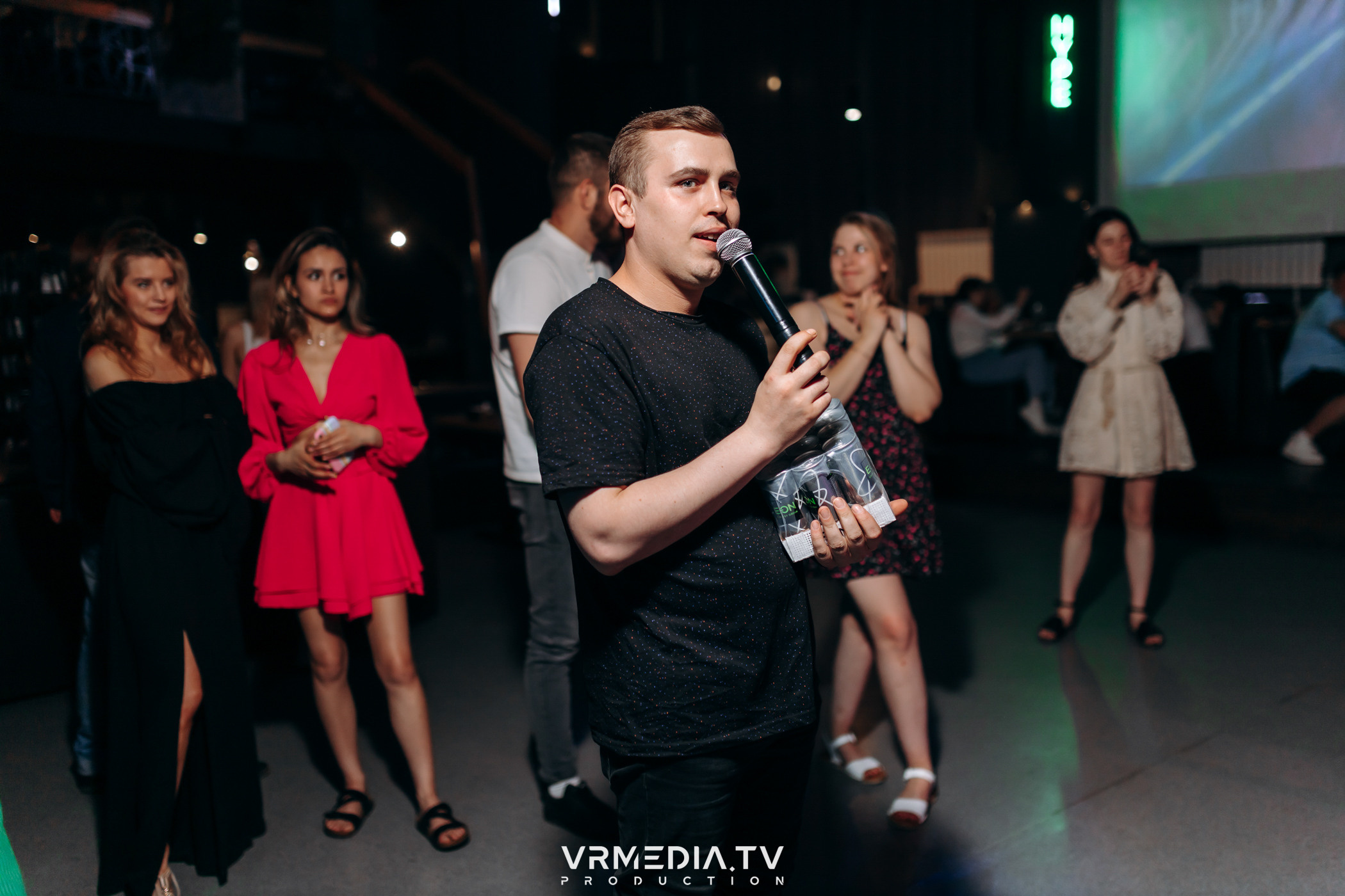 Выходные в баре «DOSKI»