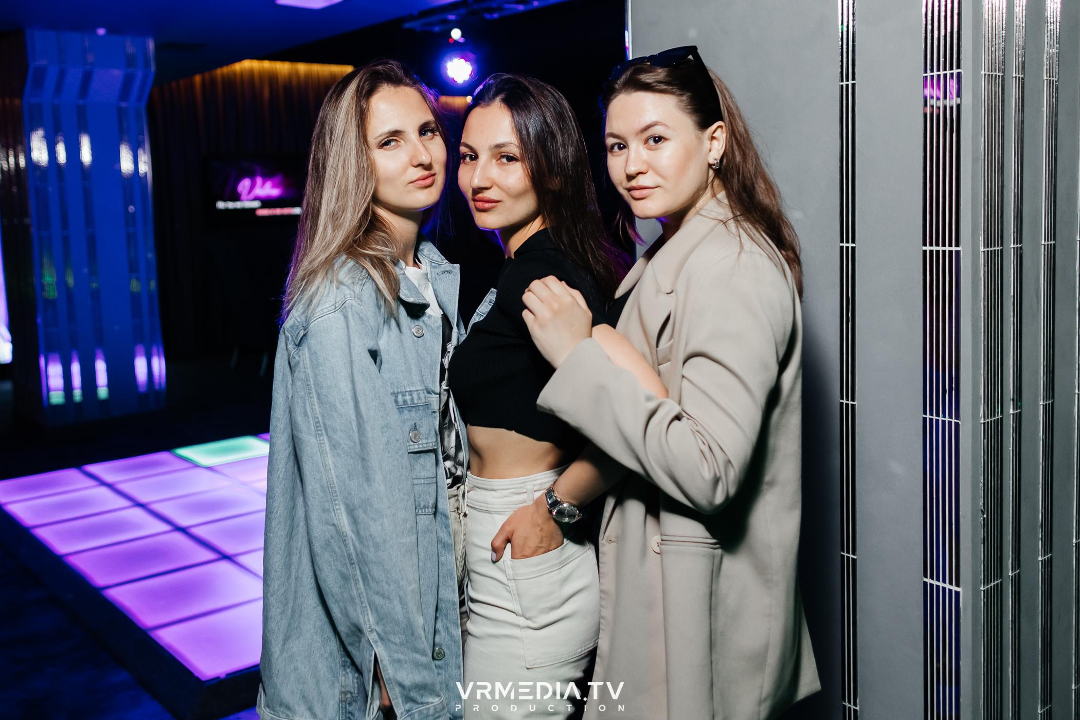 «Summer: ON» в караоке-баре «Volna»