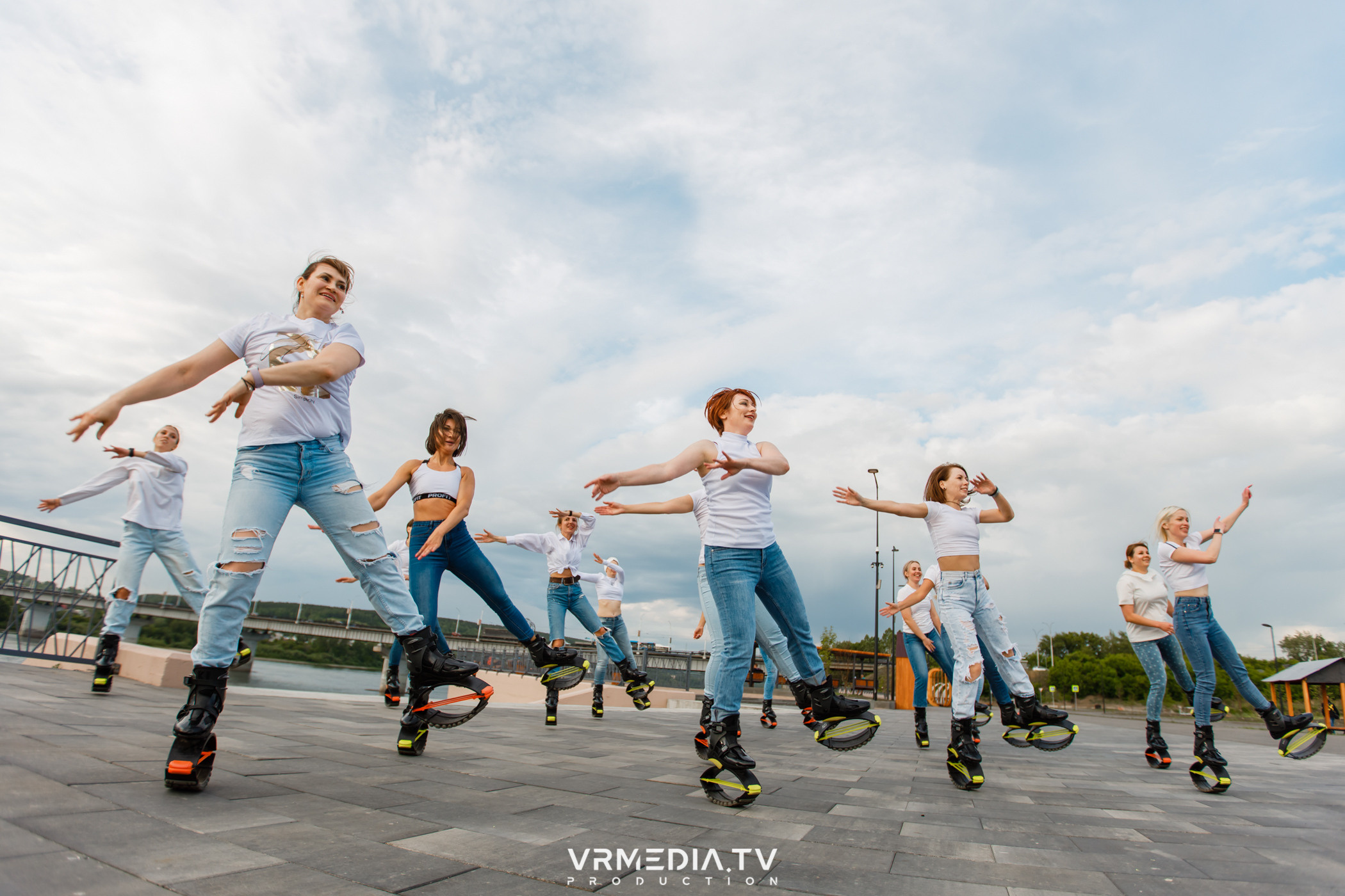 Открытая тренировка «Kangoo jumps»