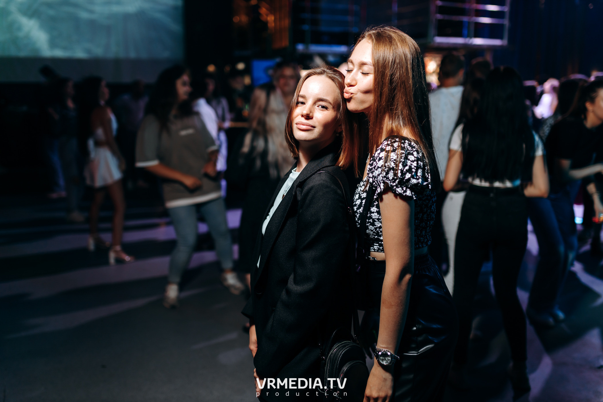 Выходные в баре «DOSKI»