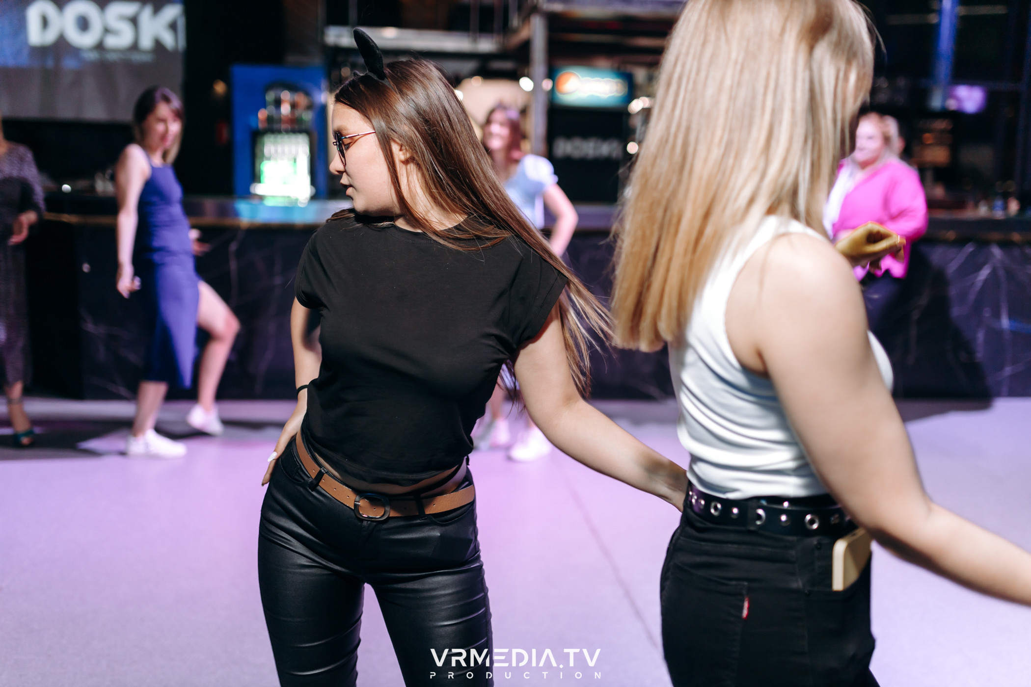 Выходные в баре «DOSKI»