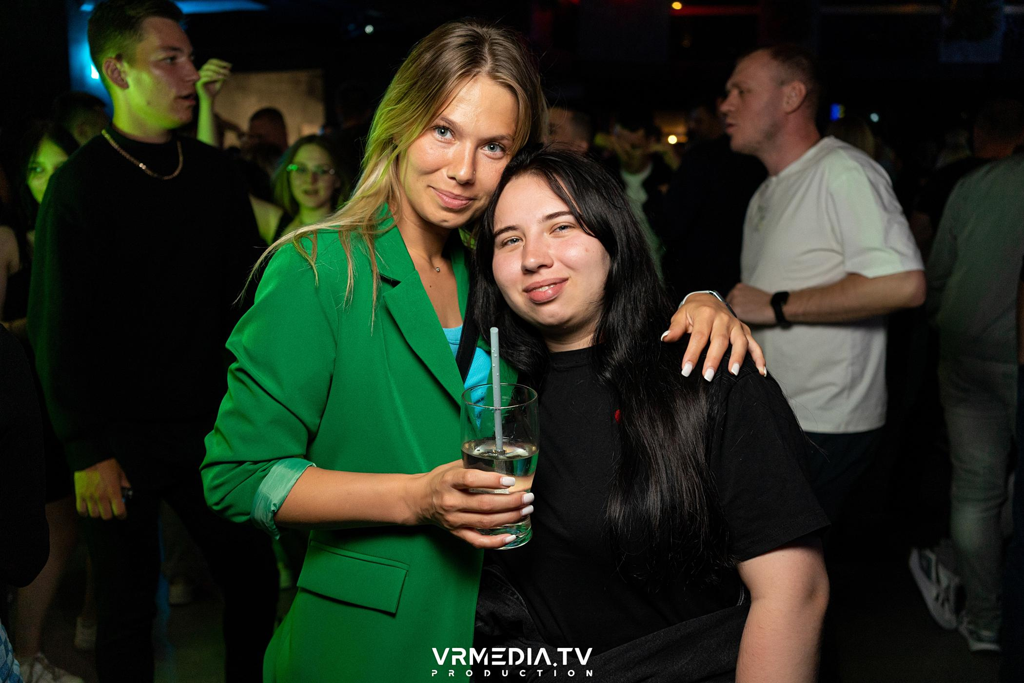 Выходные в баре «DOSKI»