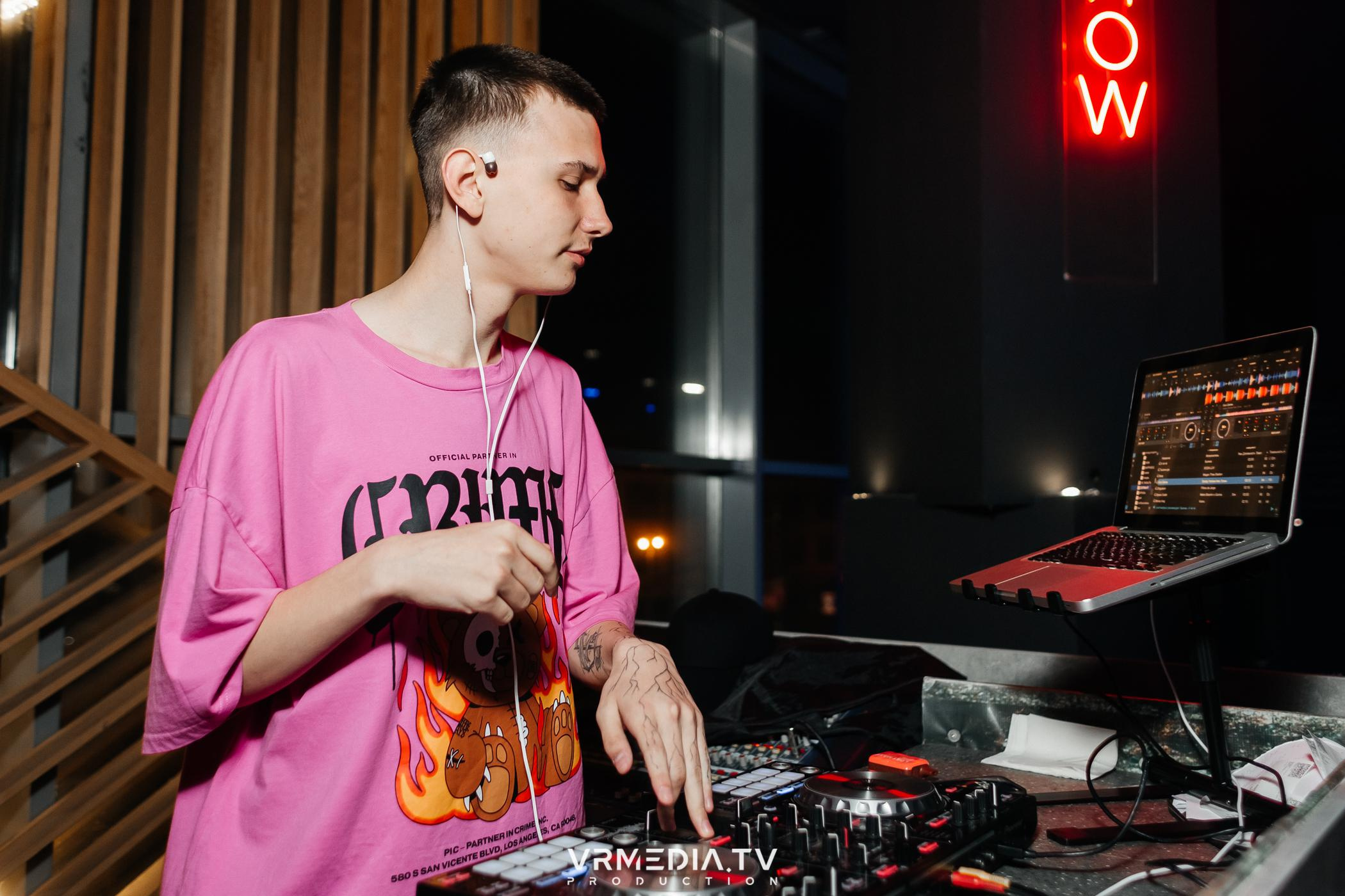 Выходные в баре «DOSKI»