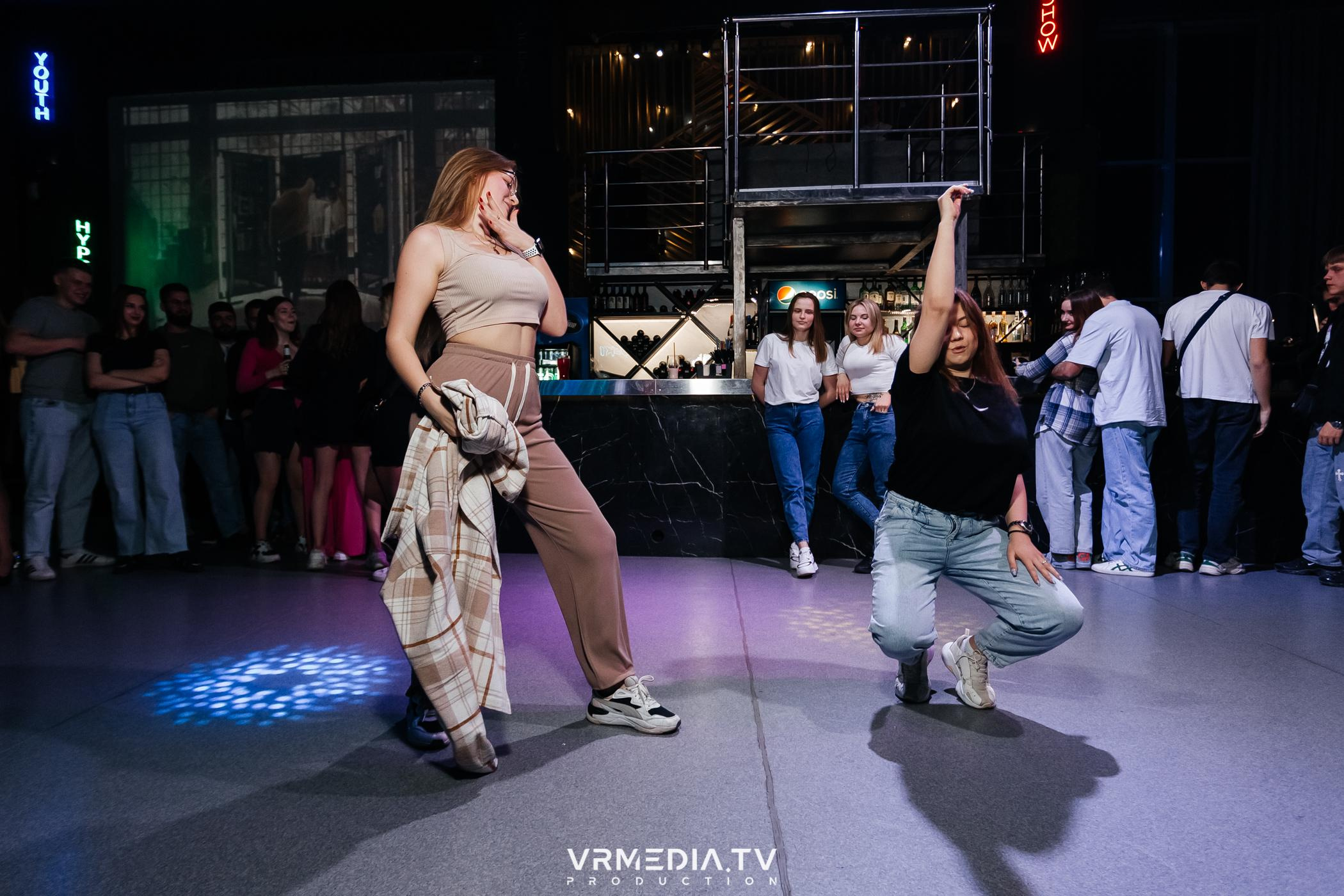 Выходные в баре «DOSKI»