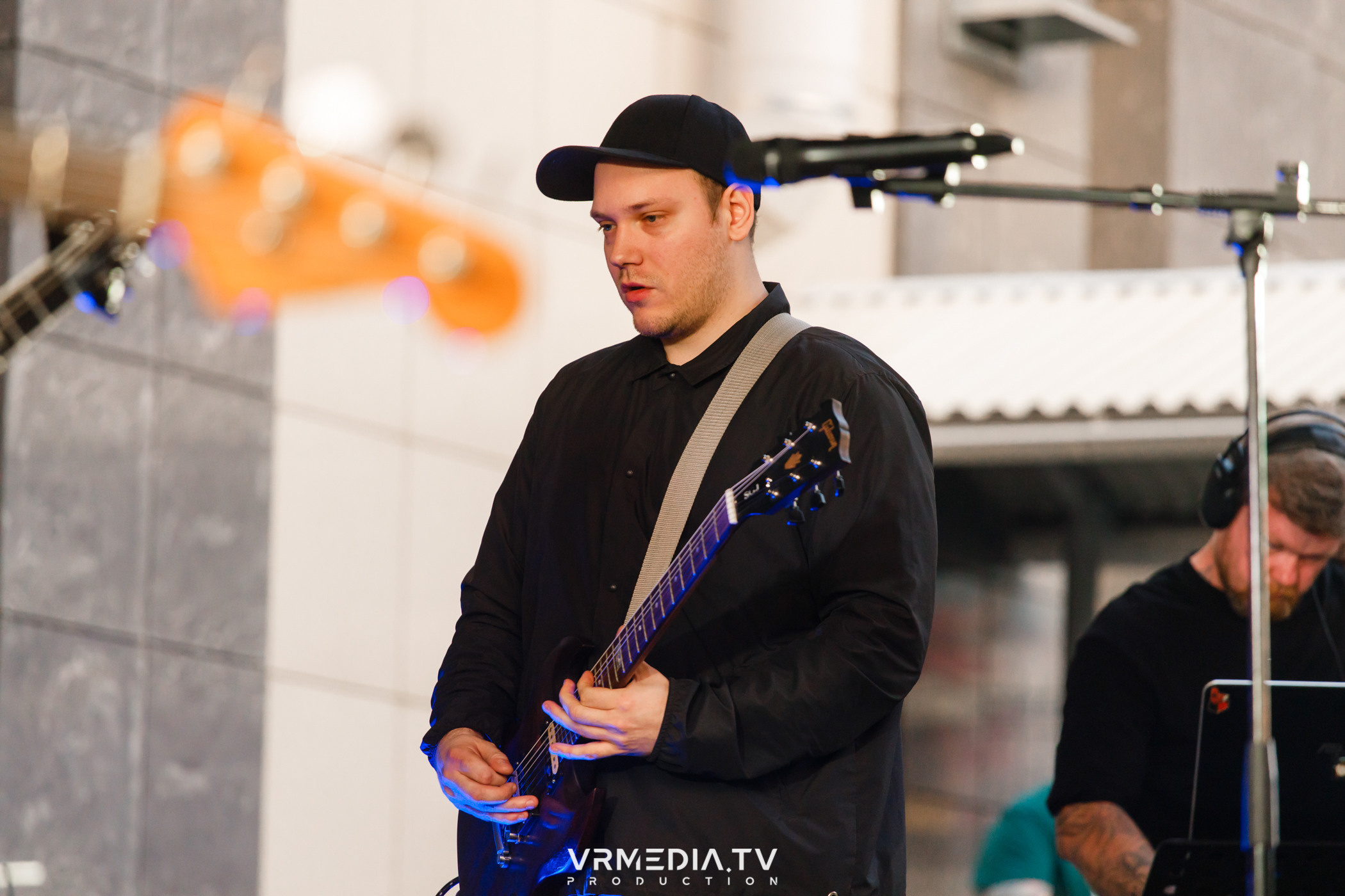 XVIII открытый городской рок-фестиваль «Над землёй» в культурном прост