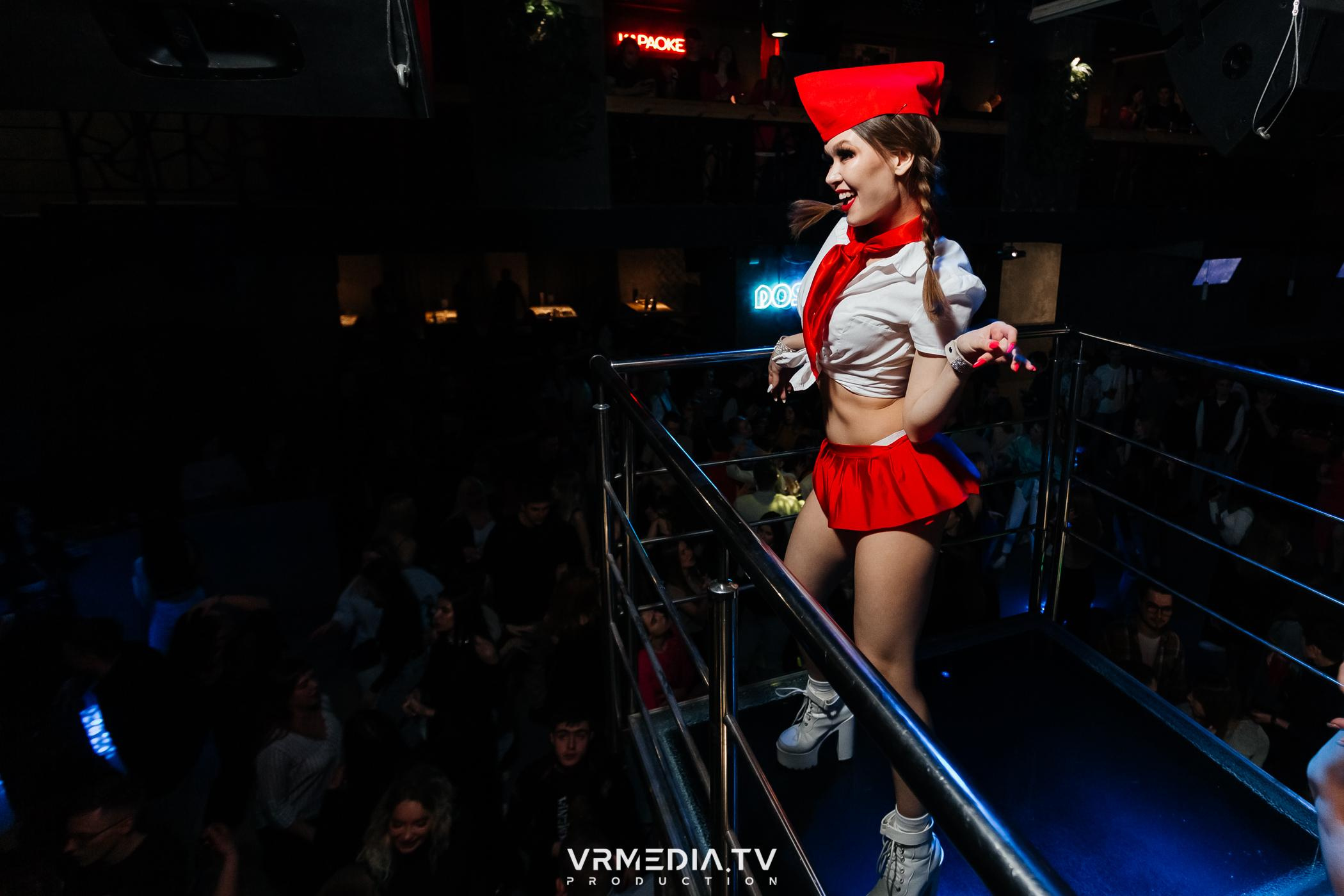 Выходные в баре «DOSKI»