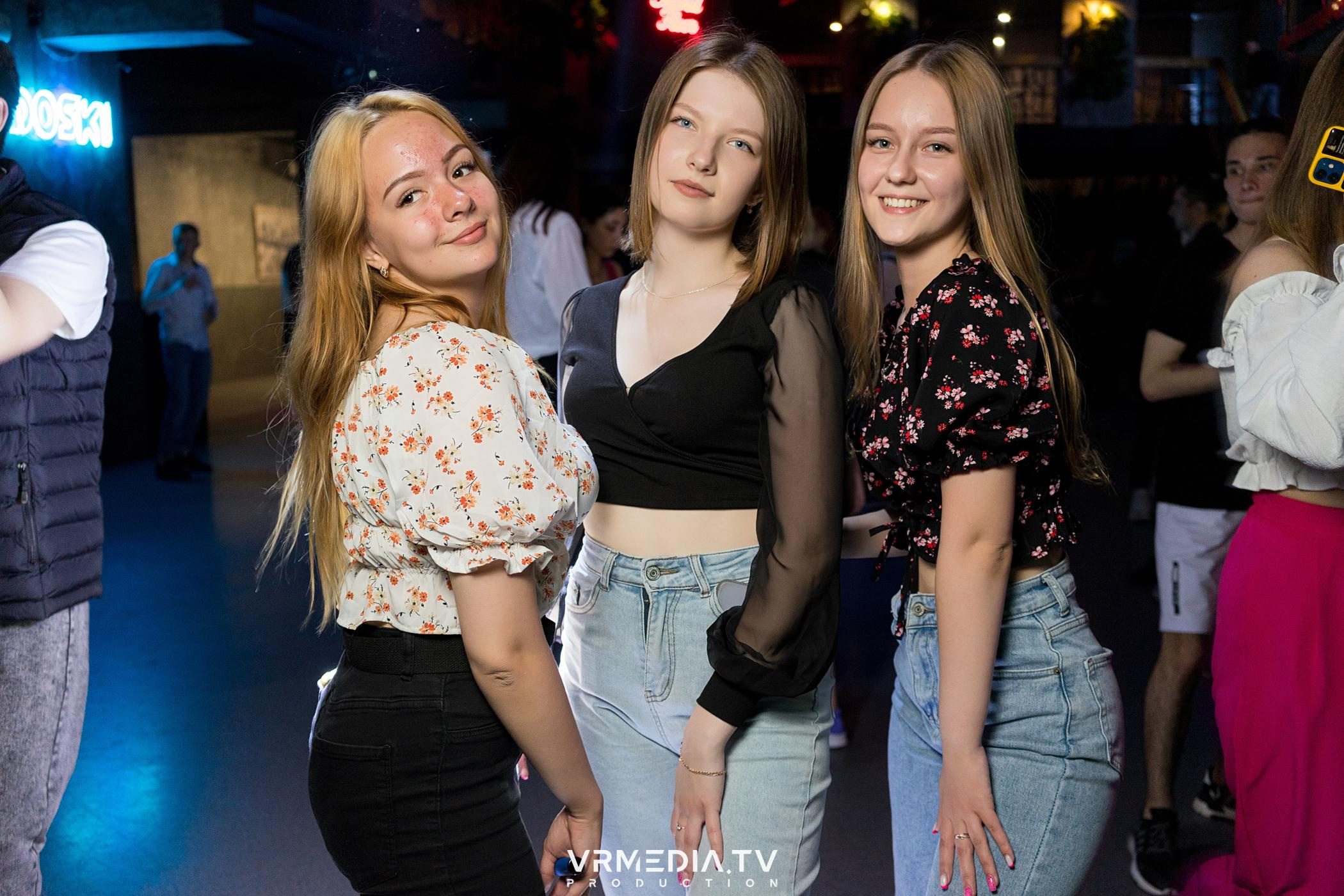 Выходные в баре «DOSKI»