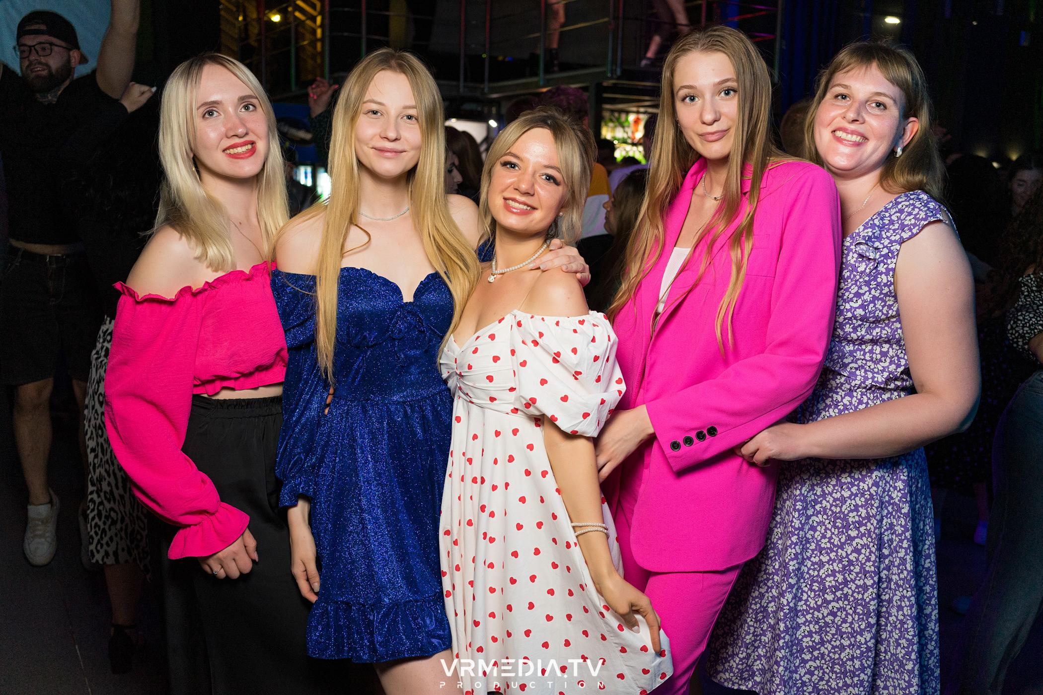 Выходные в баре «DOSKI»