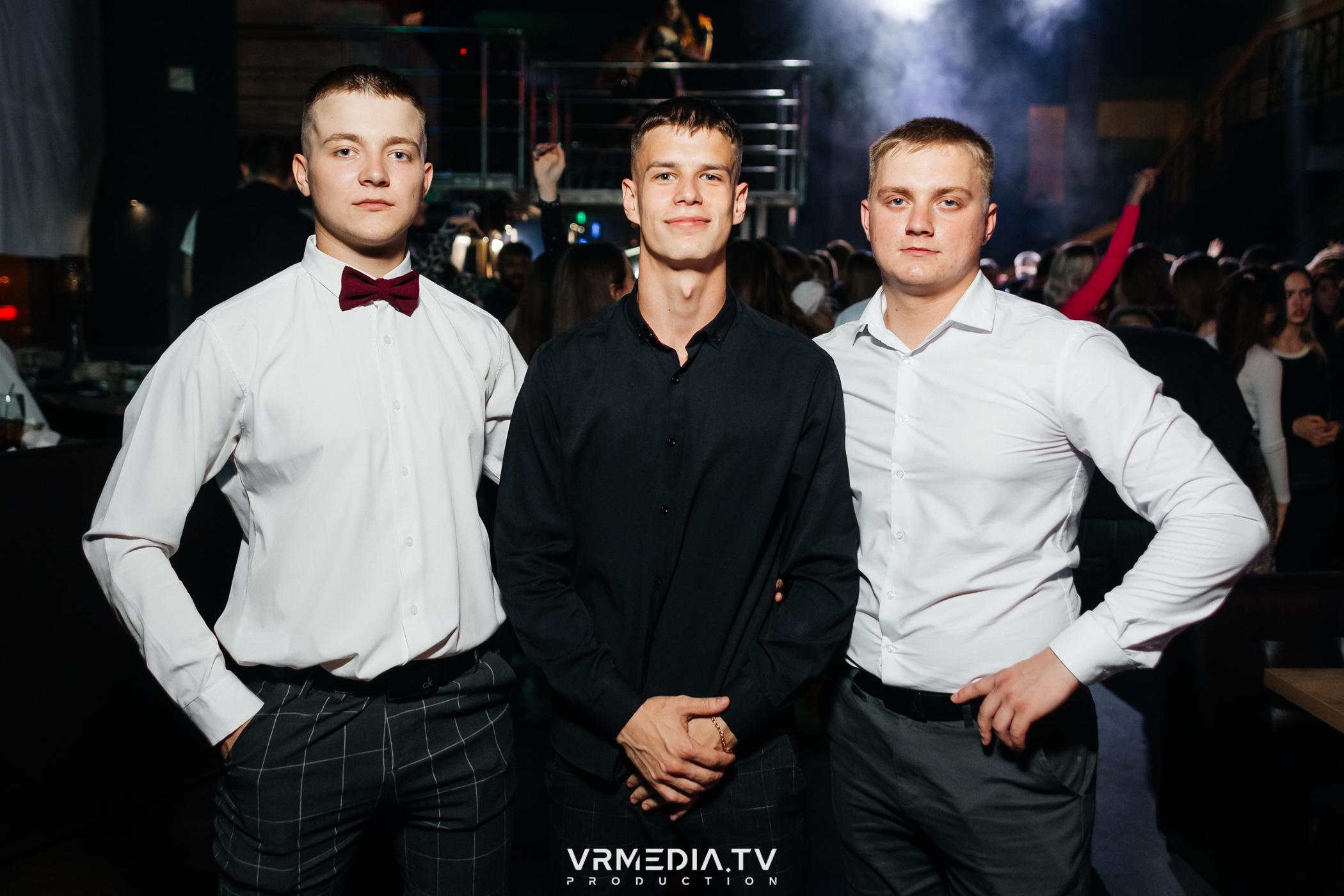 Выходные в баре «DOSKI»